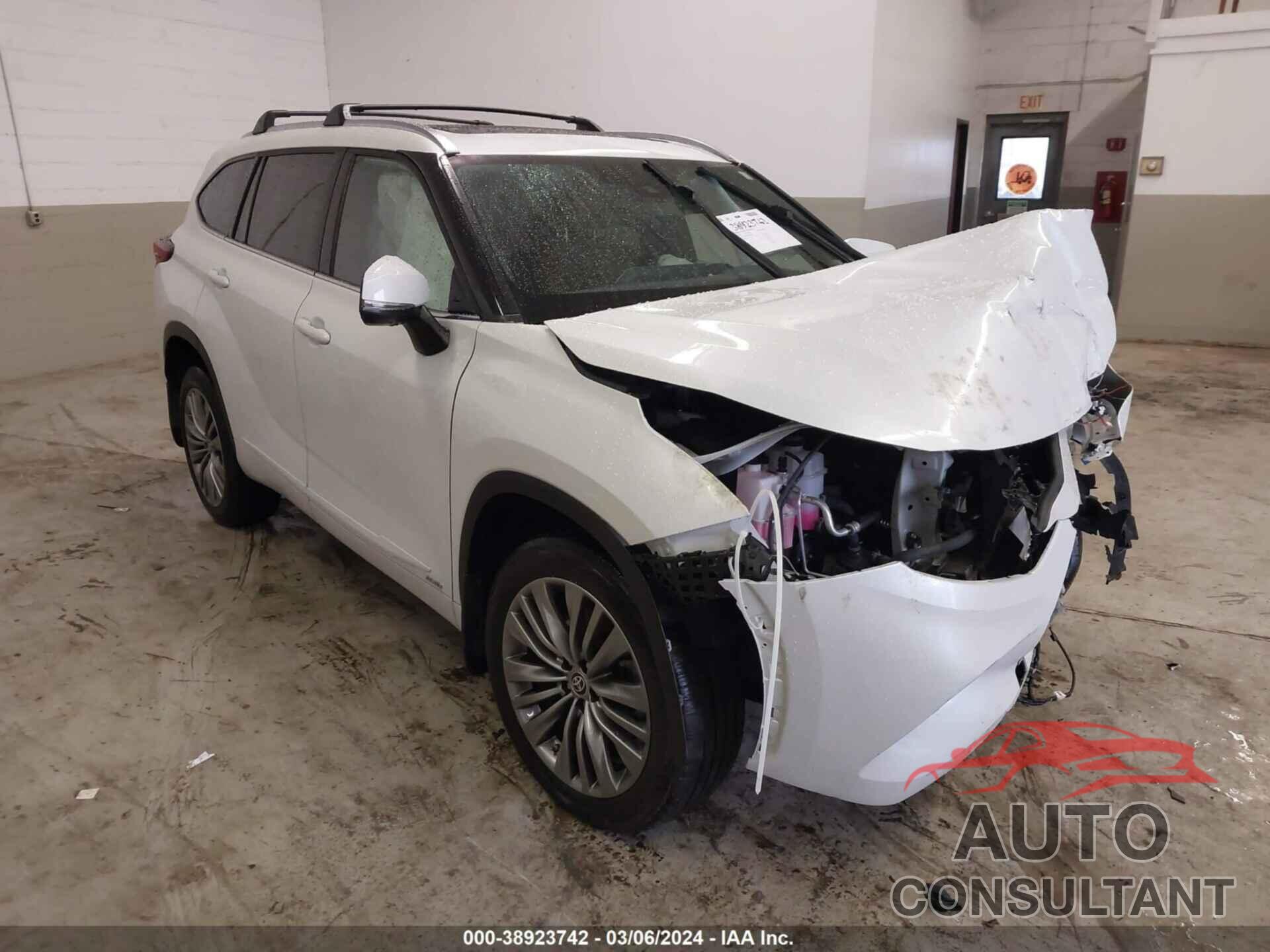 TOYOTA HIGHLANDER 2022 - 5TDEBRCH9NS076987