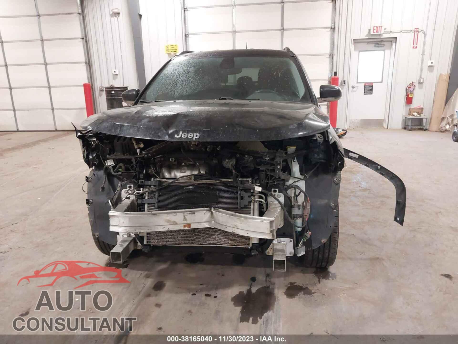 JEEP COMPASS 2018 - 3C4NJDCB3JT200446
