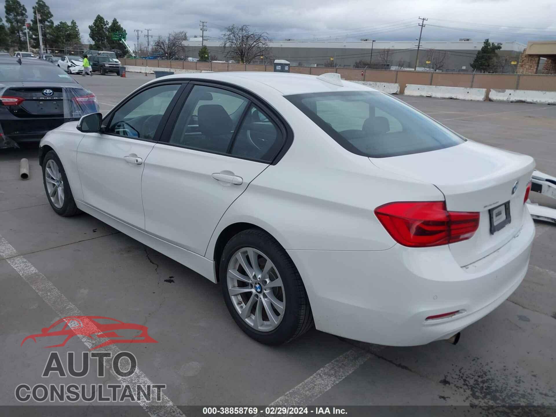 BMW 320I 2016 - WBA8E1G50GNU10867