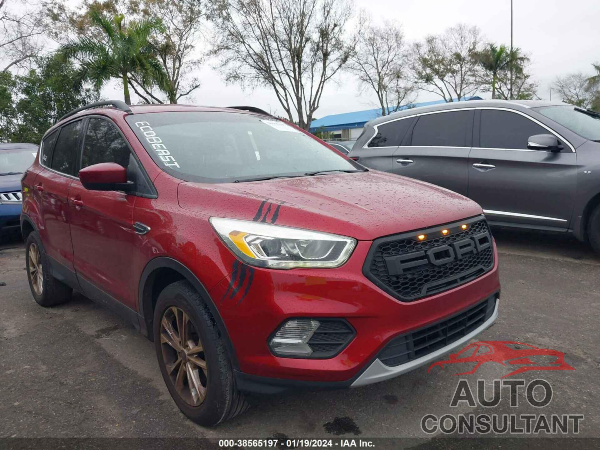 FORD ESCAPE 2017 - 1FMCU0GD3HUB59301