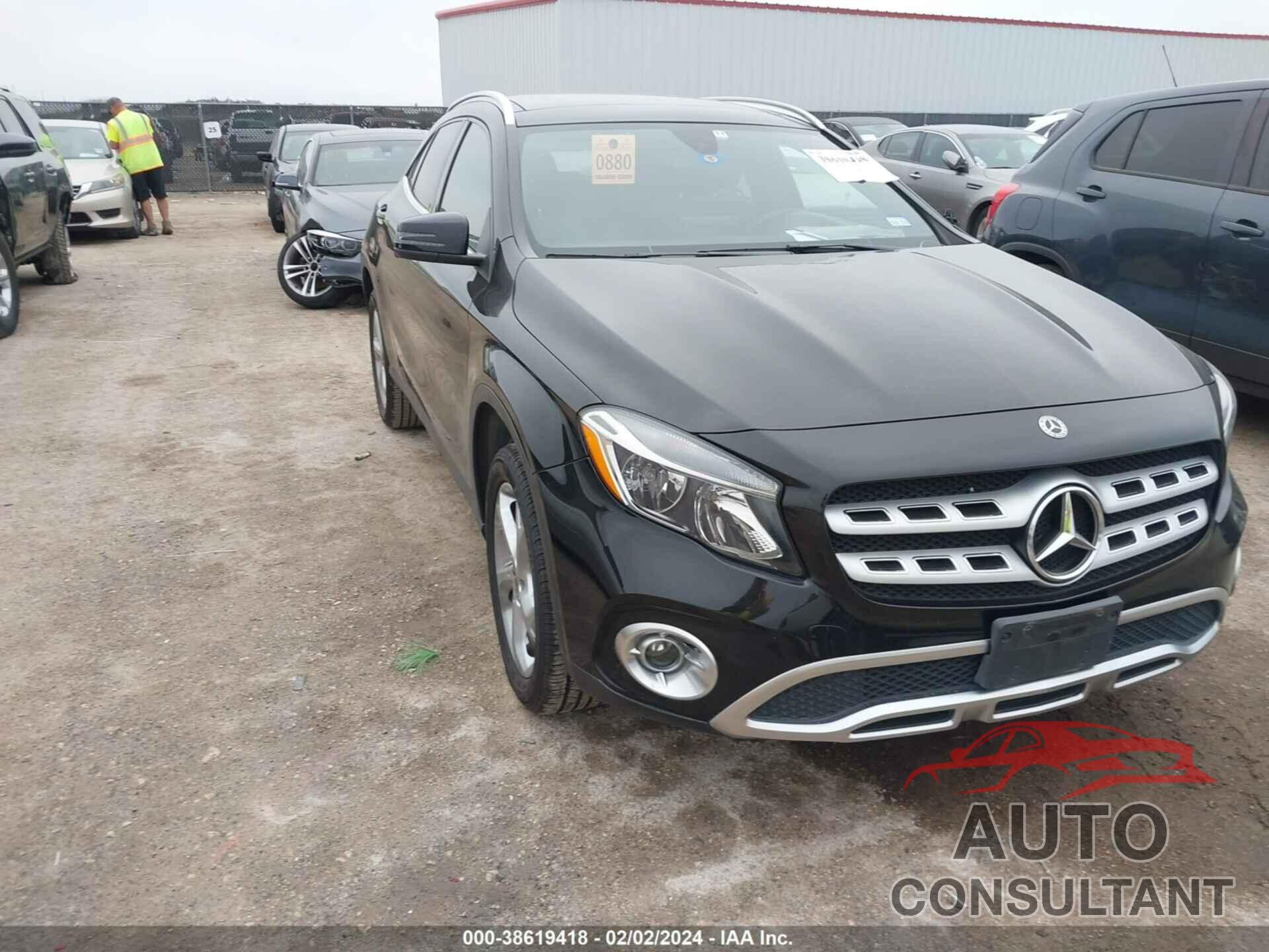MERCEDES-BENZ GLA 250 2019 - WDCTG4EB8KJ551715