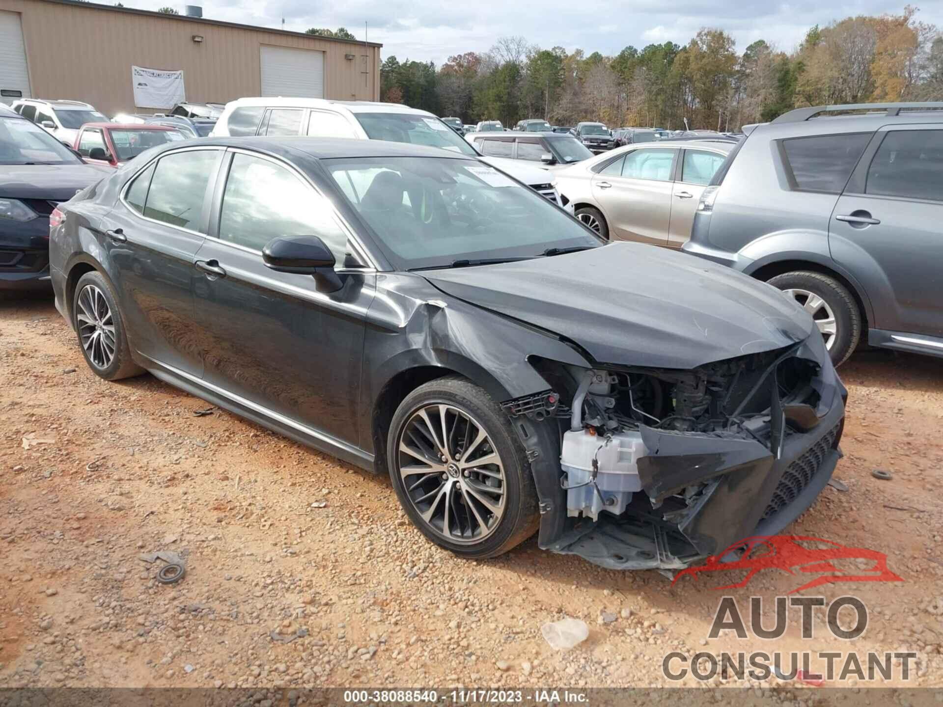 TOYOTA CAMRY 2018 - JTNB11HKXJ3033231