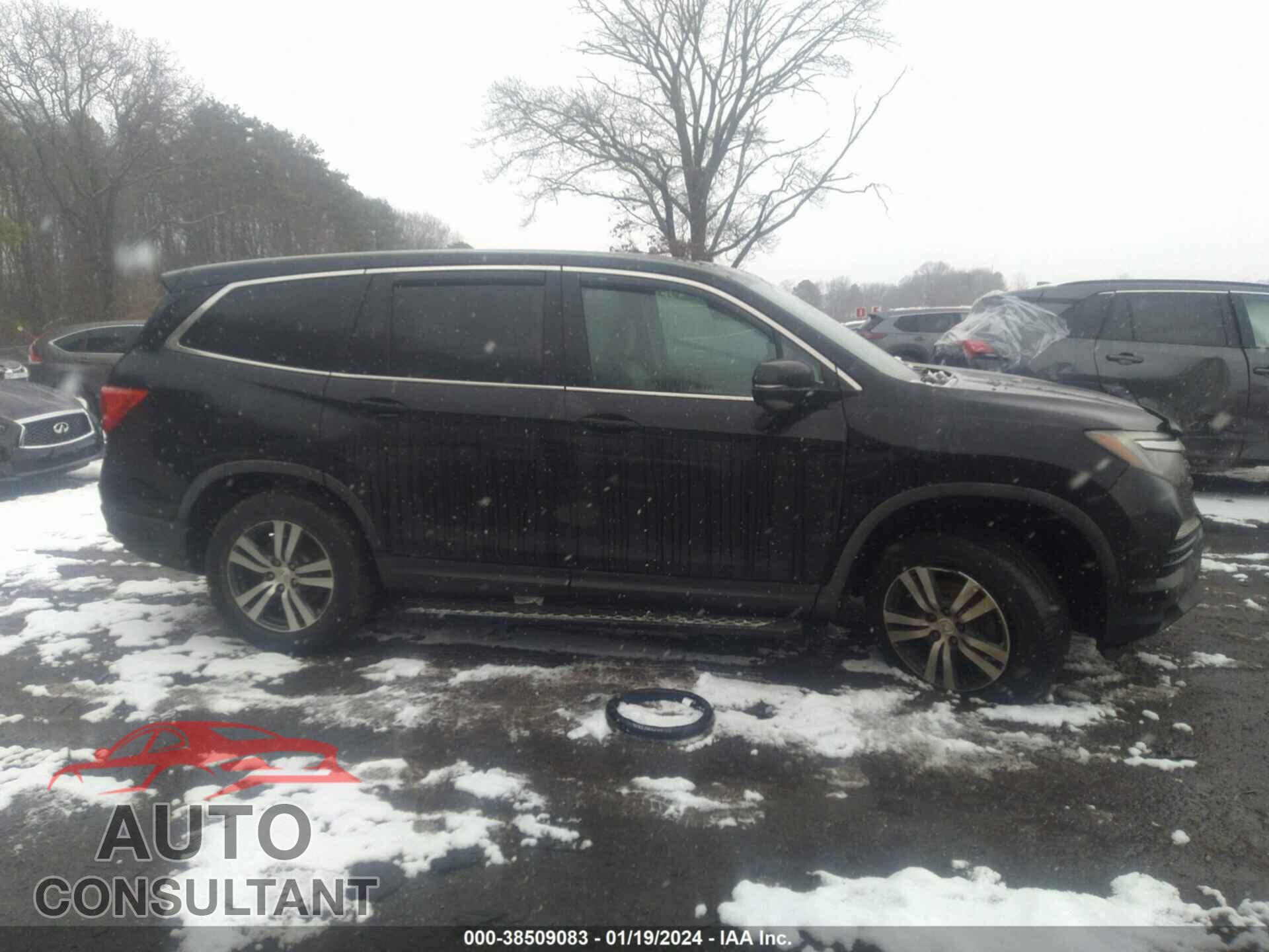 HONDA PILOT 2017 - 5FNYF6H33HB058667