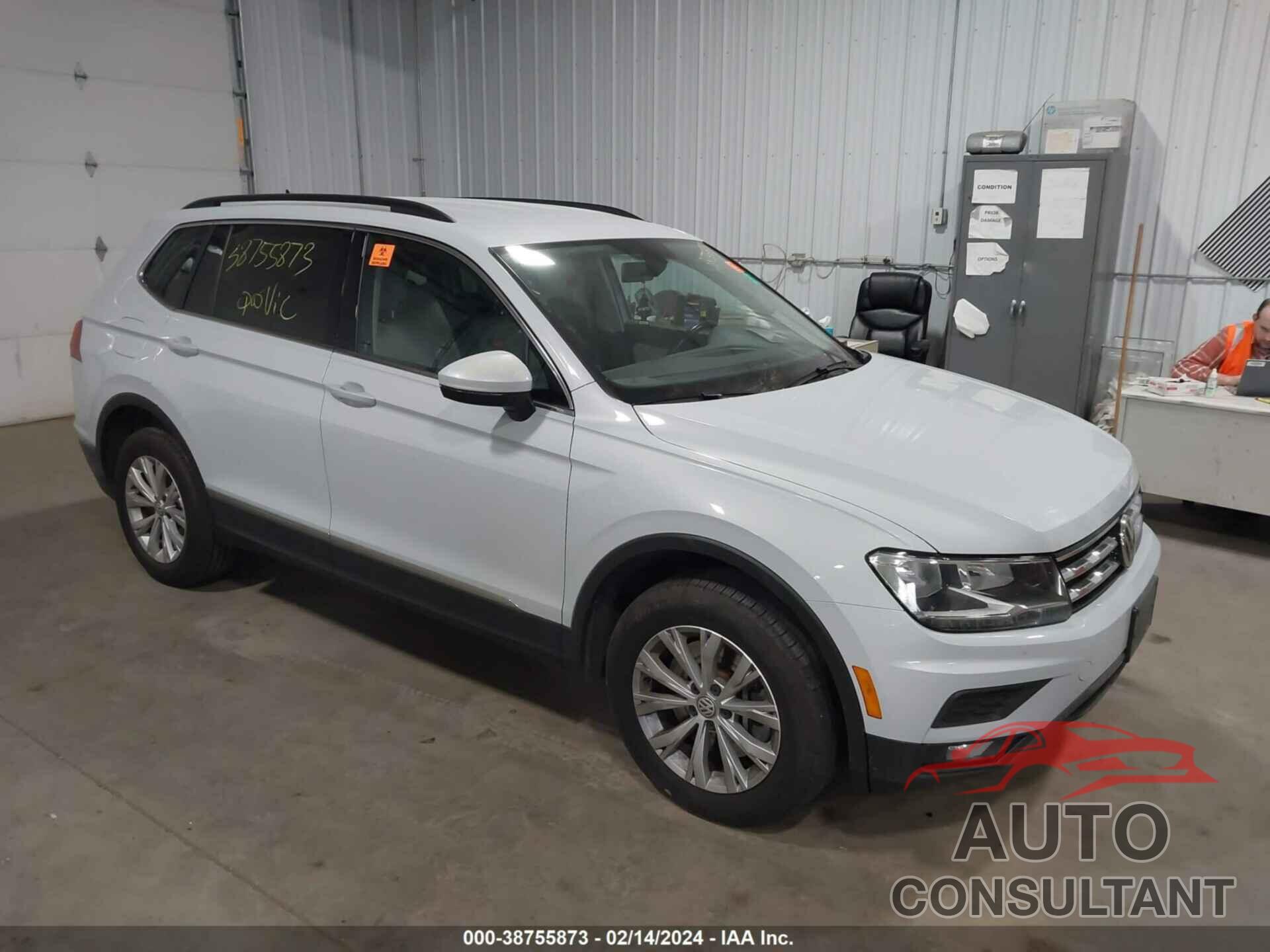 VOLKSWAGEN TIGUAN 2018 - 3VV2B7AX8JM018463