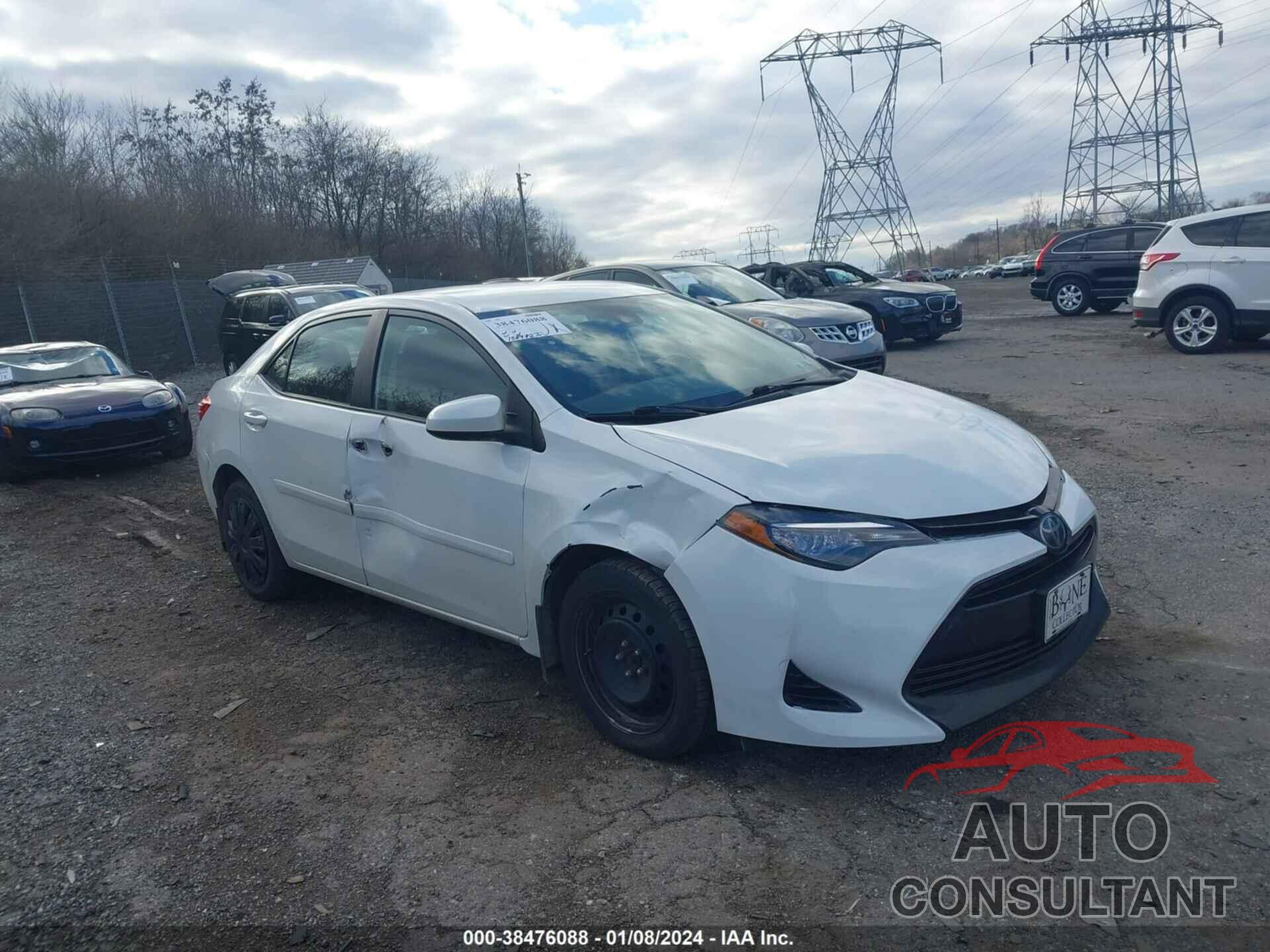 TOYOTA COROLLA 2018 - 5YFBURHE0JP825660