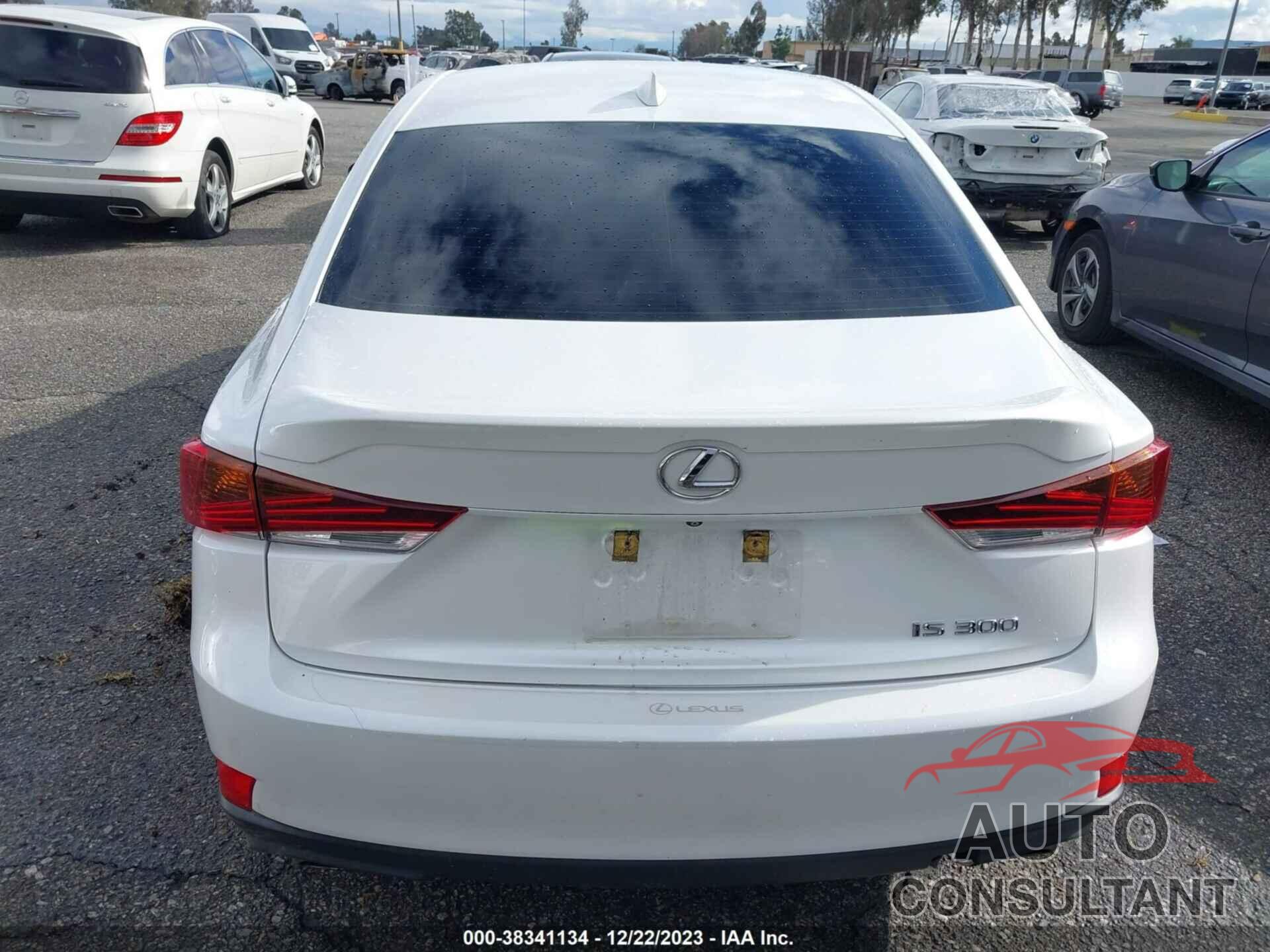 LEXUS IS 300 2018 - JTHBA1D25J5066120