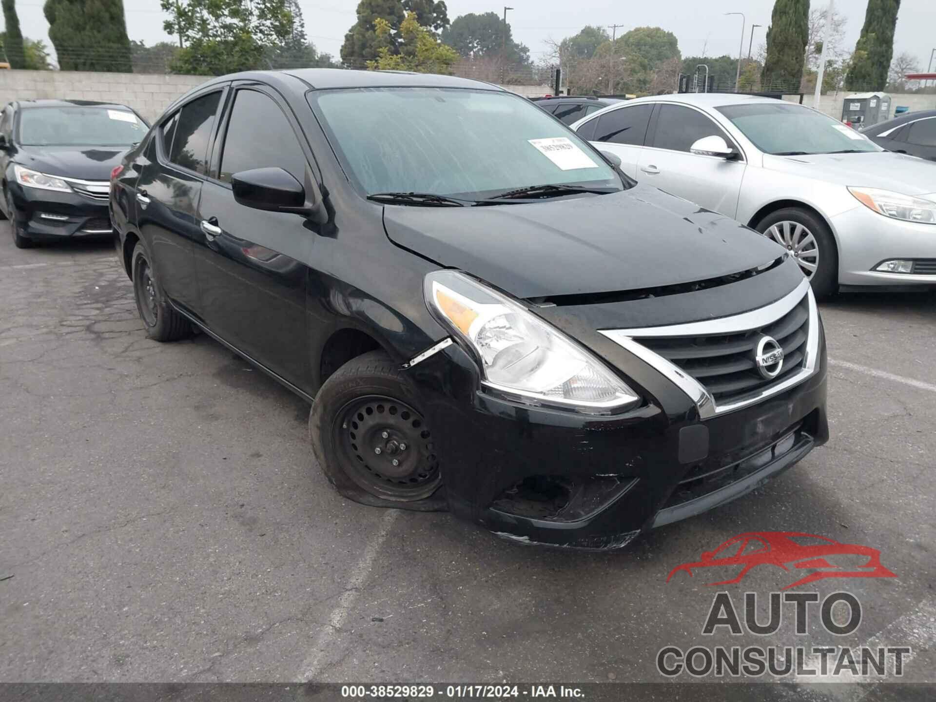 NISSAN VERSA 2017 - 3N1CN7AP9HL857499