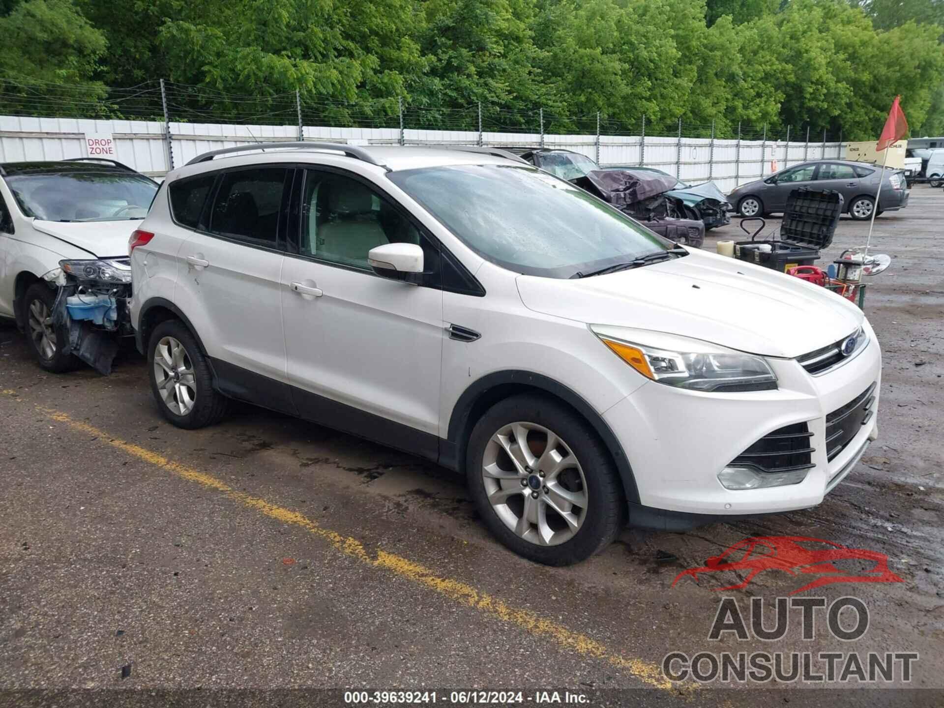 FORD ESCAPE 2016 - 1FMCU0JX9GUC24928