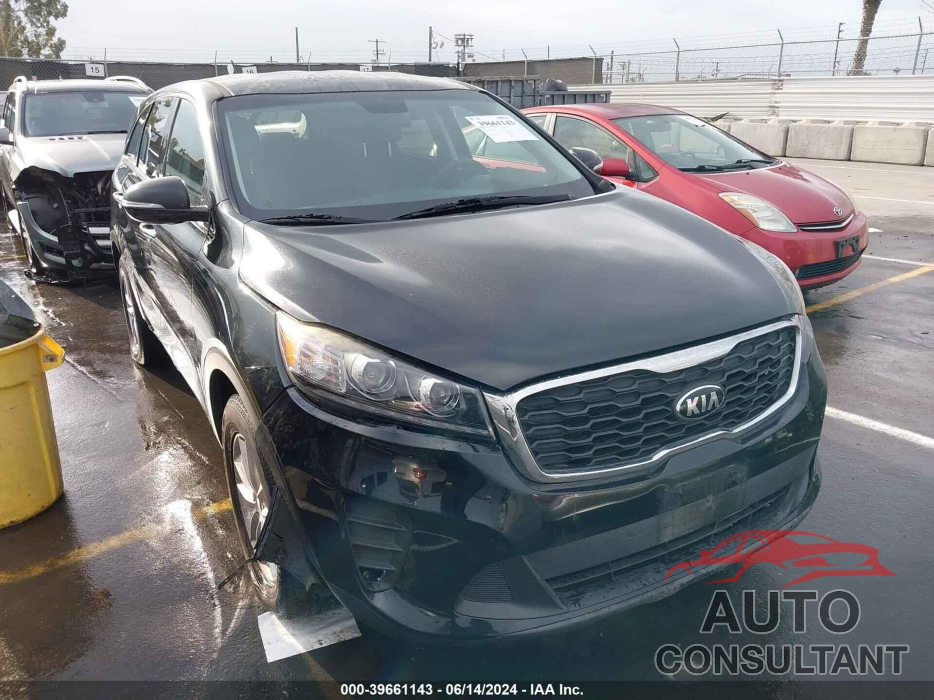 KIA SORENTO 2019 - 5XYPG4A56KG489075
