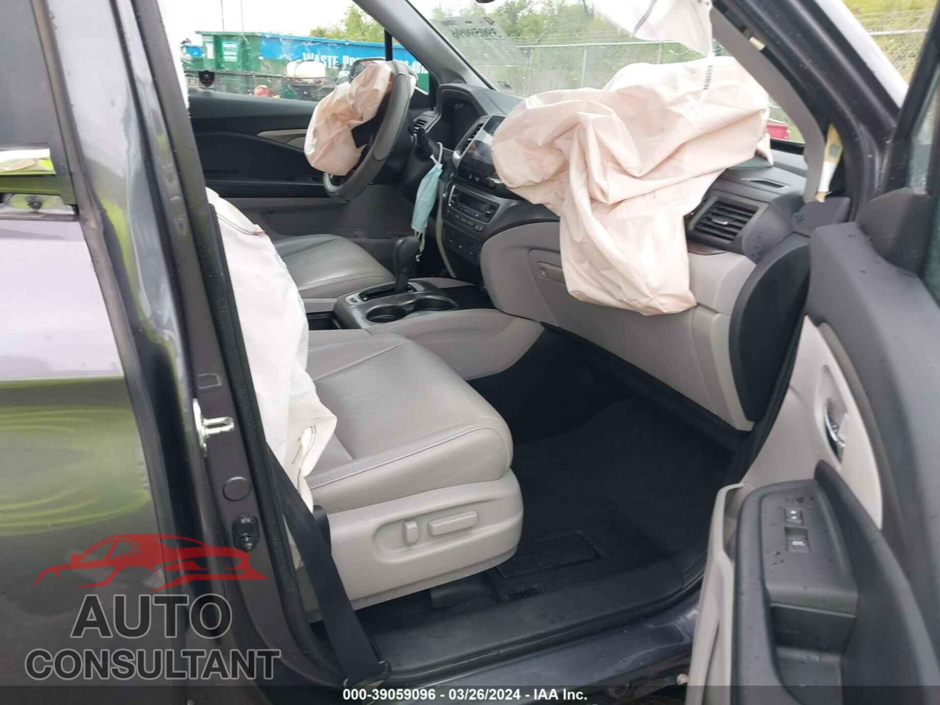 HONDA PILOT 2018 - 5FNYF5H86JB017770