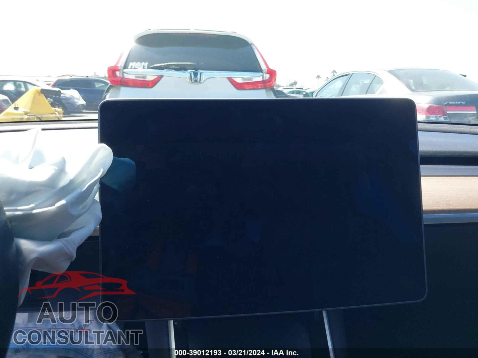 TESLA MODEL 3 2019 - 5YJ3E1EA5KF306069