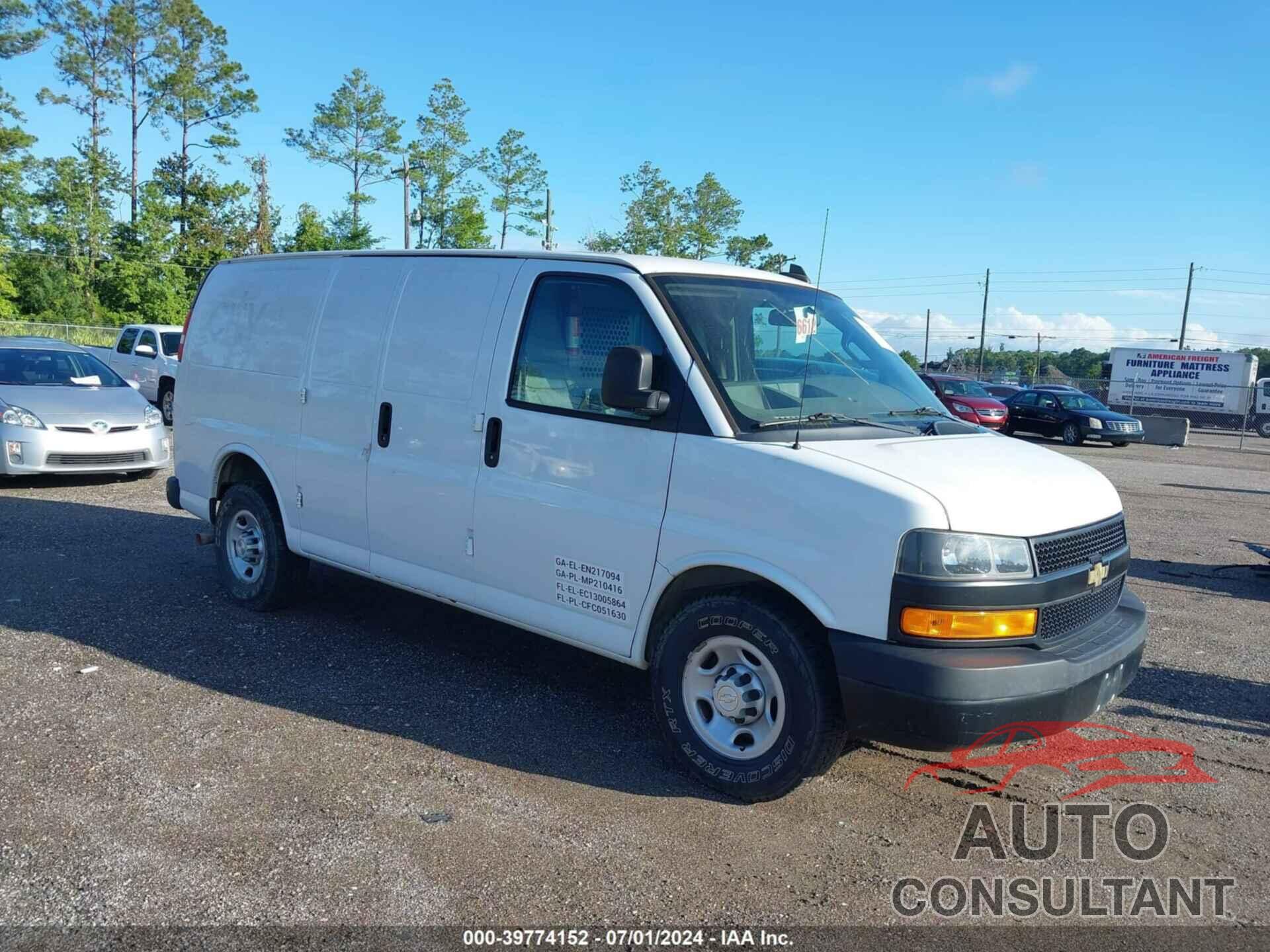 CHEVROLET EXPRESS 2500 2018 - 1GCWGAFG8J1283579