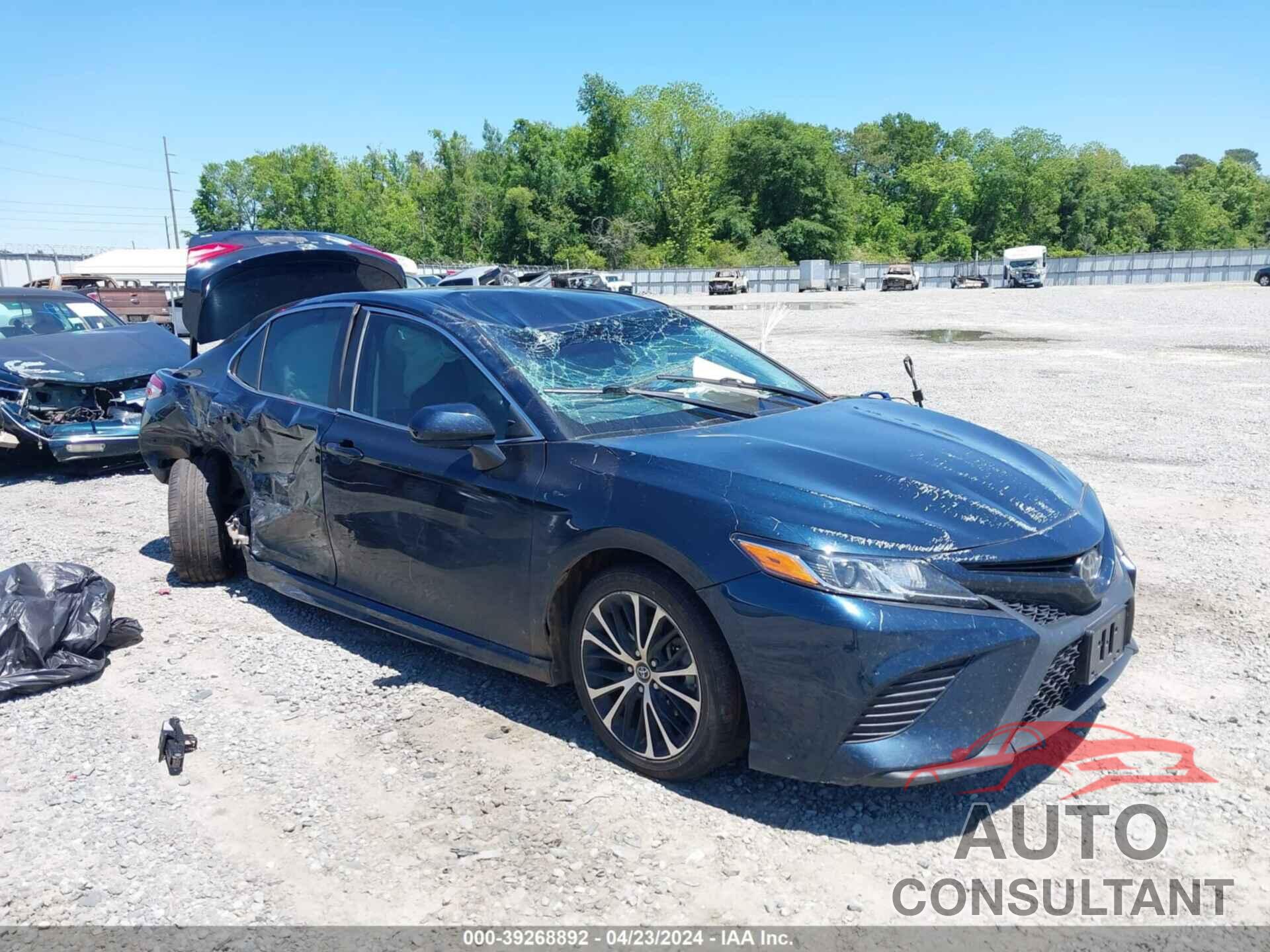 TOYOTA CAMRY 2018 - 4T1B11HK5JU621466