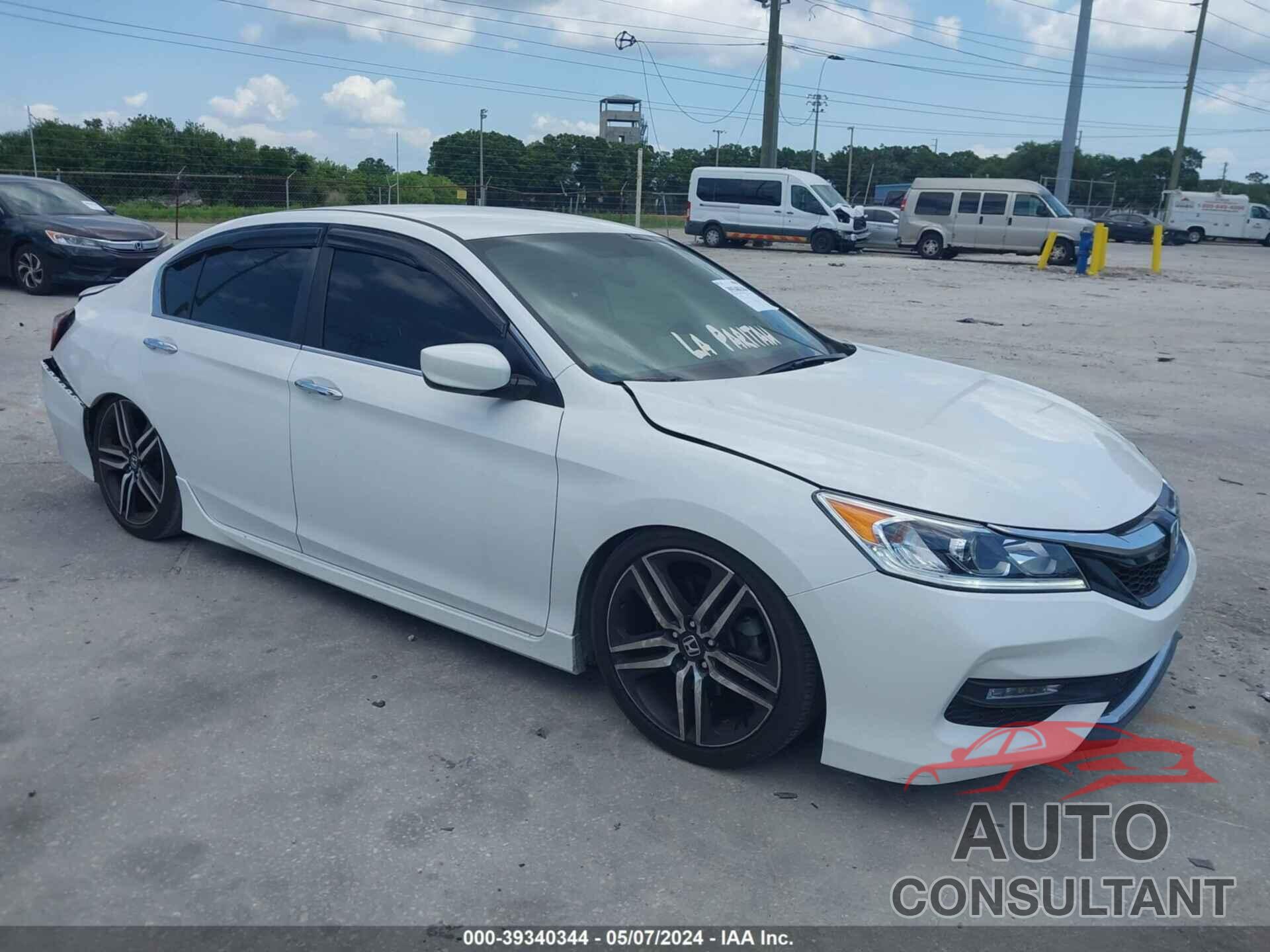 HONDA ACCORD 2017 - 1HGCR2F50HA063687