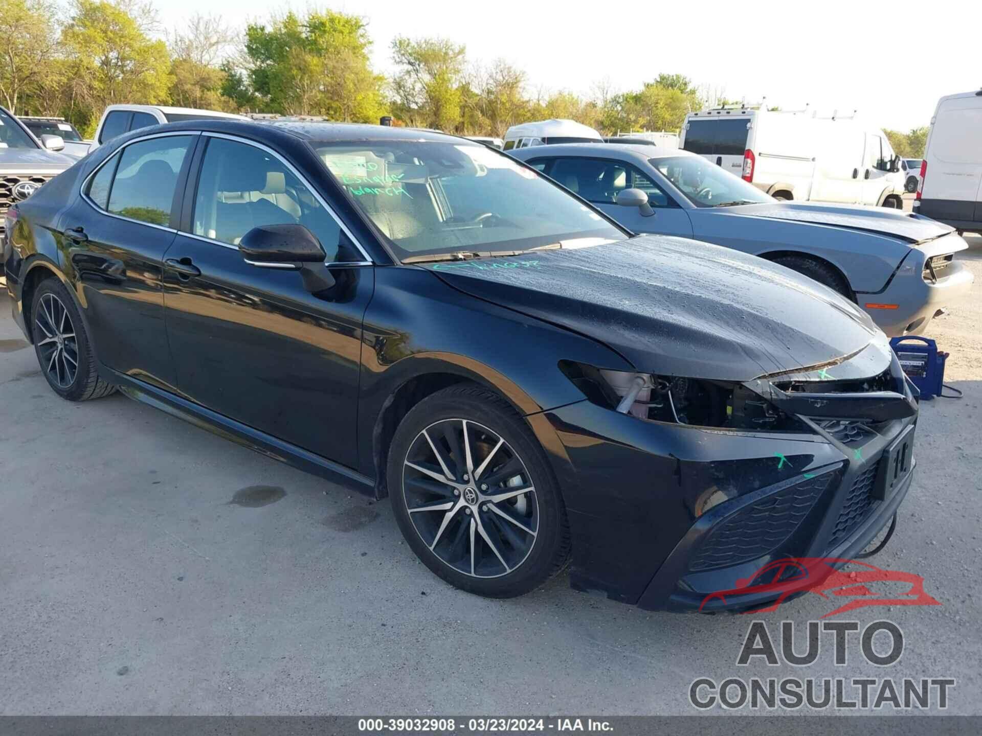 TOYOTA CAMRY 2022 - 4T1G11AK9NU710527