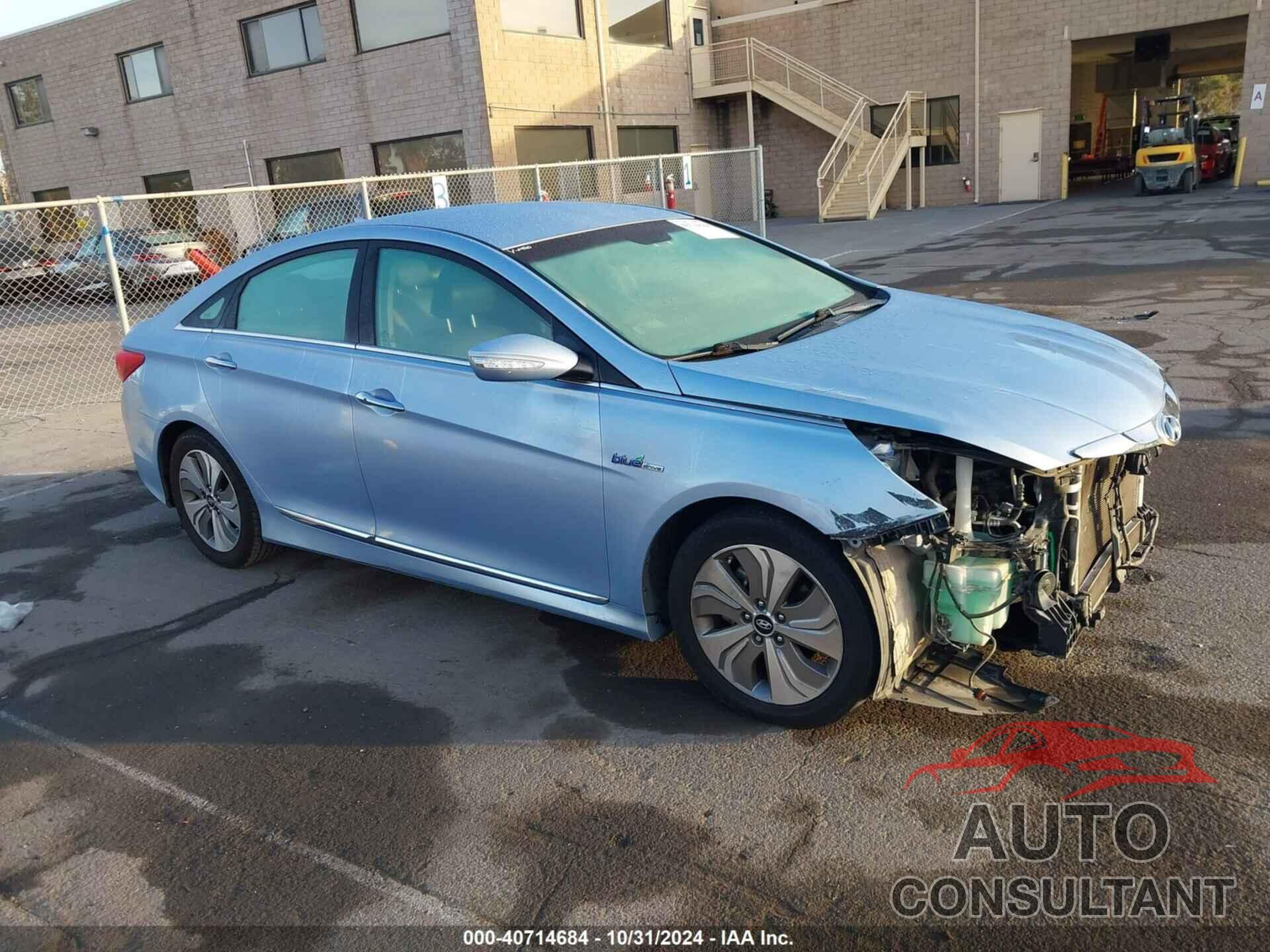 HYUNDAI SONATA 2013 - KMHEC4A48DA087423