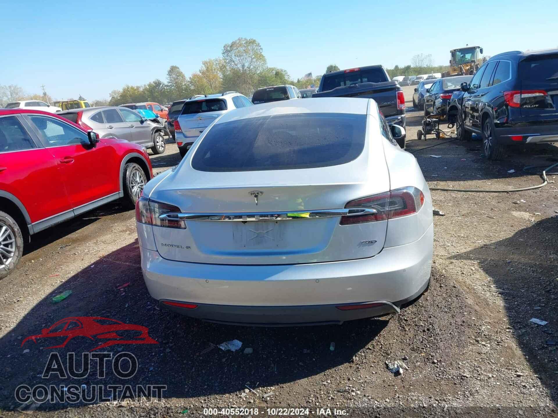 TESLA MODEL S 2015 - 5YJSA1E25FF111739