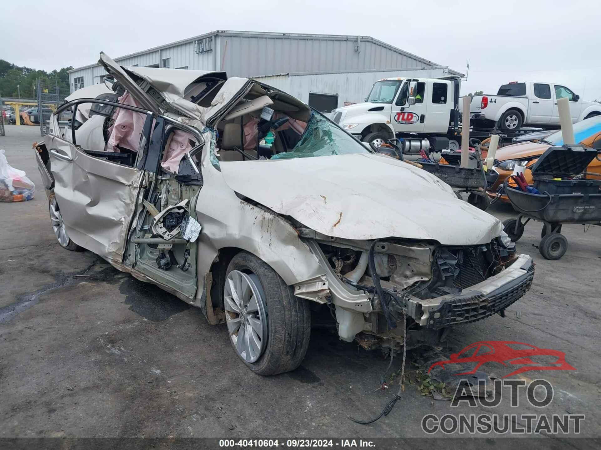 HONDA ACCORD 2014 - 1HGCR3F88EA009260