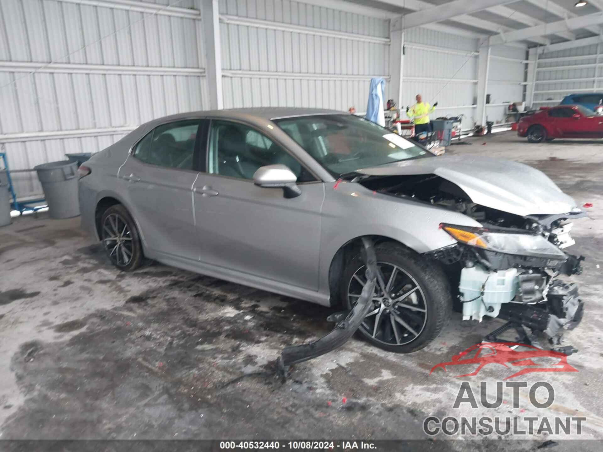 TOYOTA CAMRY 2021 - 4T1G11AKXMU569420