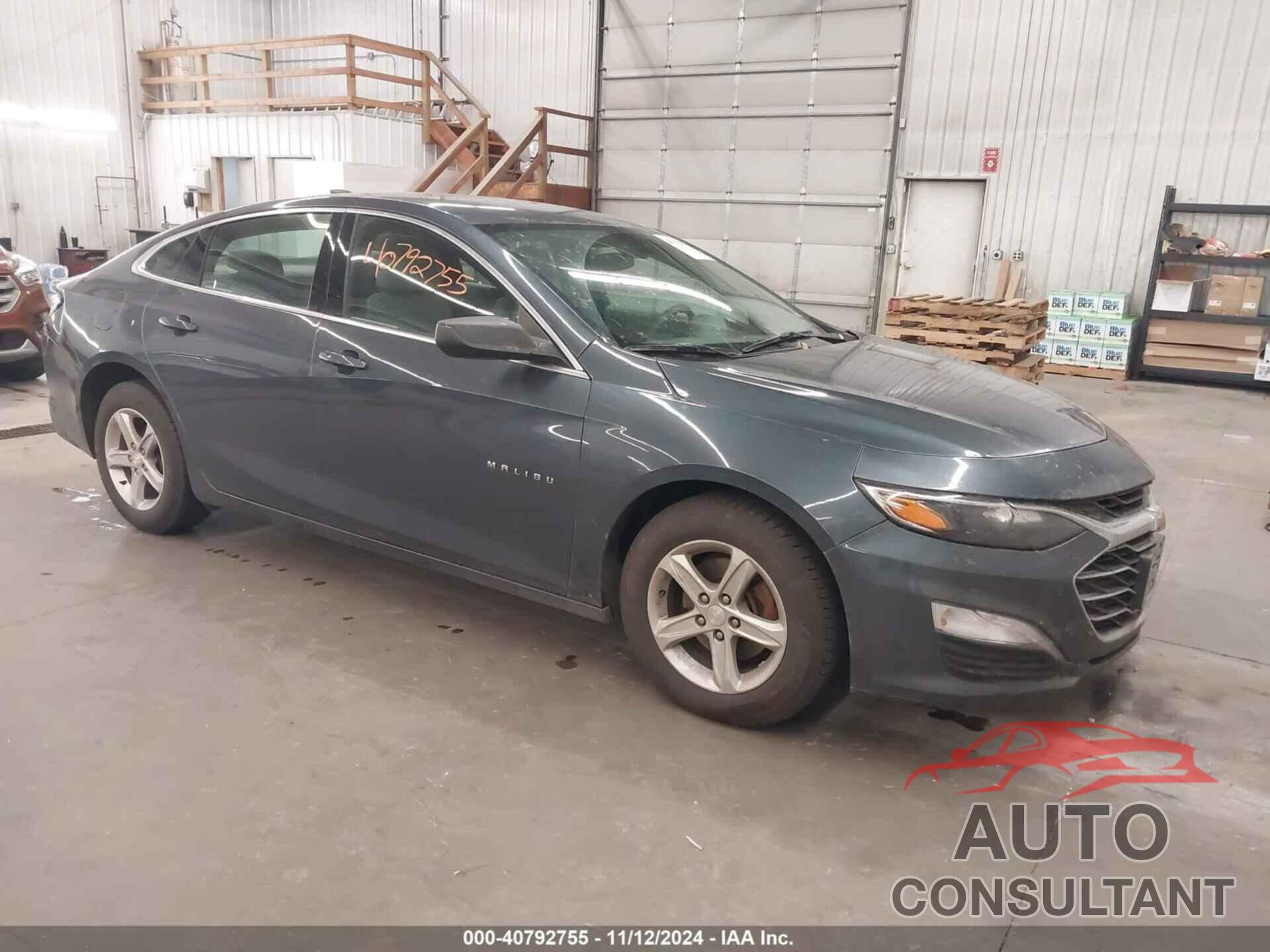 CHEVROLET MALIBU 2019 - 1G1ZC5ST8KF207635