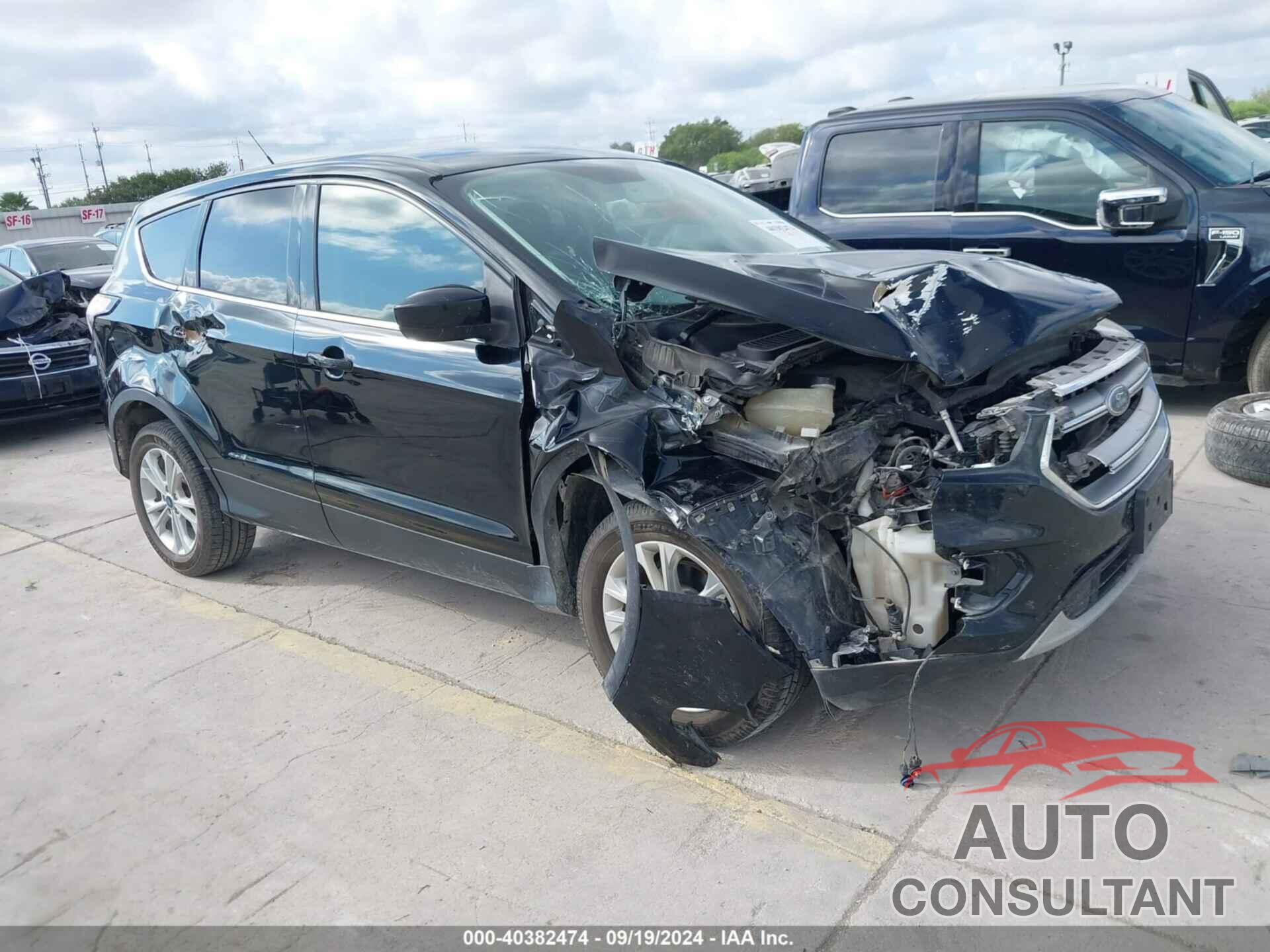 FORD ESCAPE 2017 - 1FMCU0GD5HUC10118