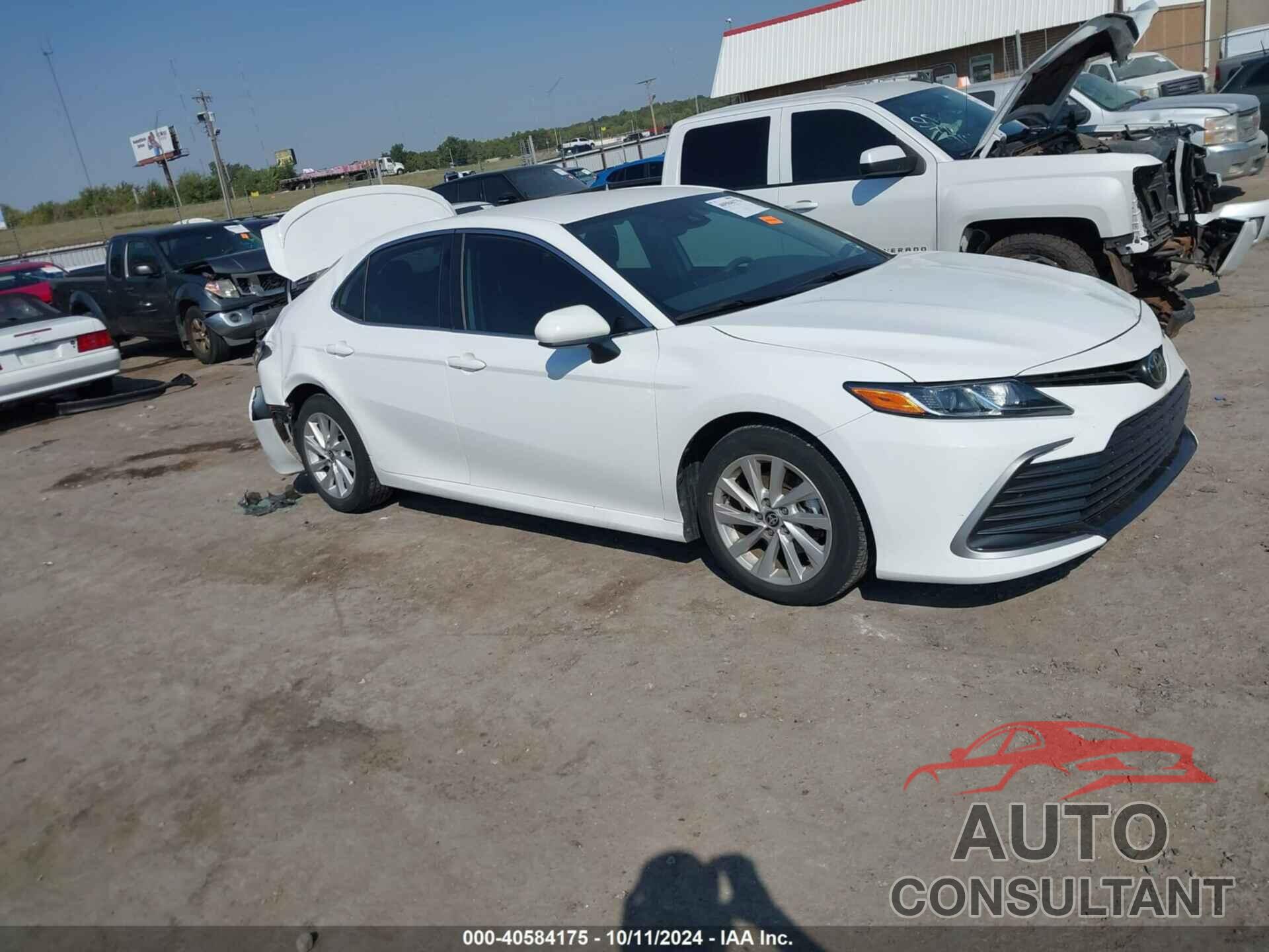 TOYOTA CAMRY 2022 - 4T1C11AK5NU693885
