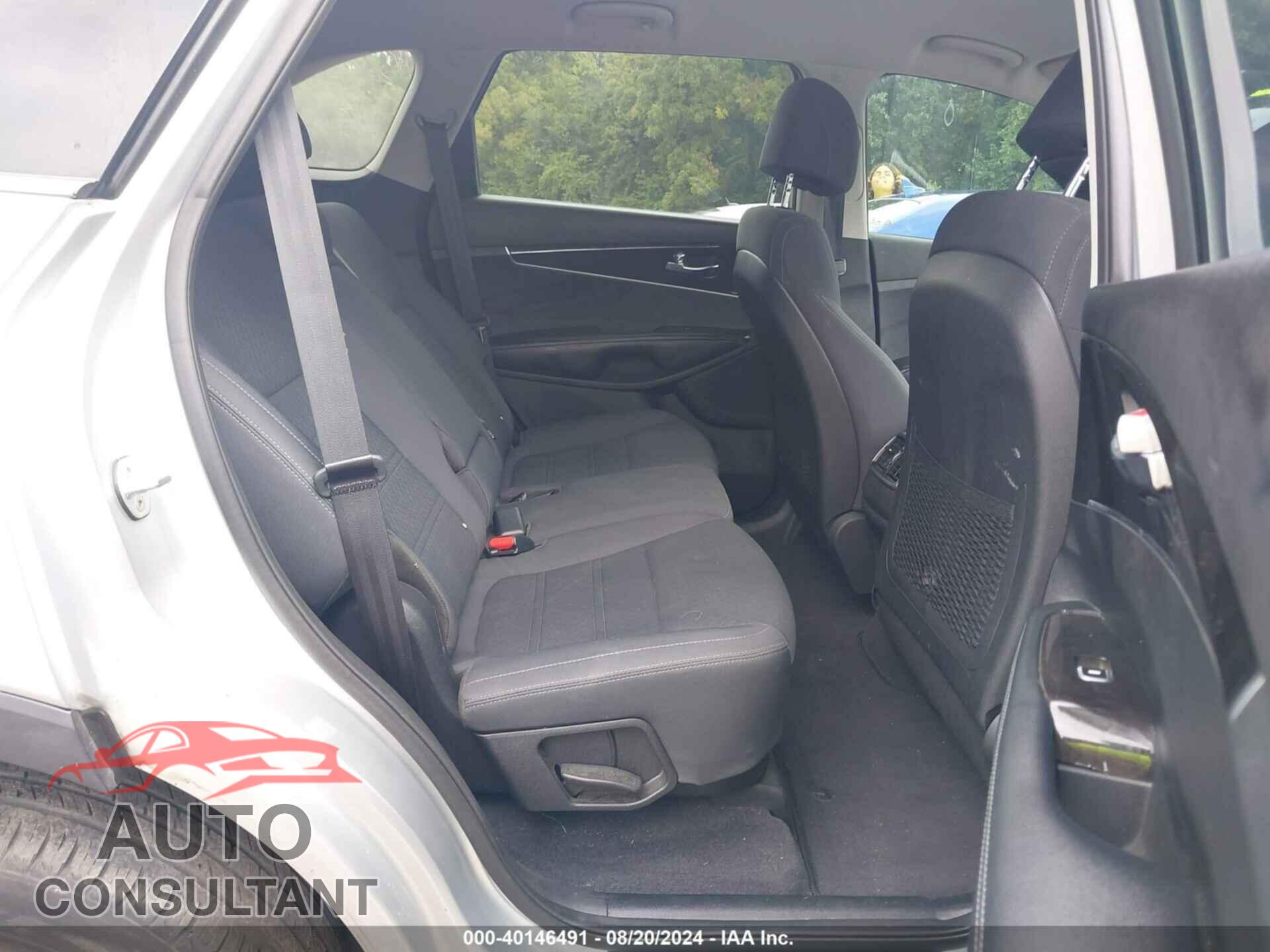 KIA SORENTO 2017 - 5XYPG4A32HG302941