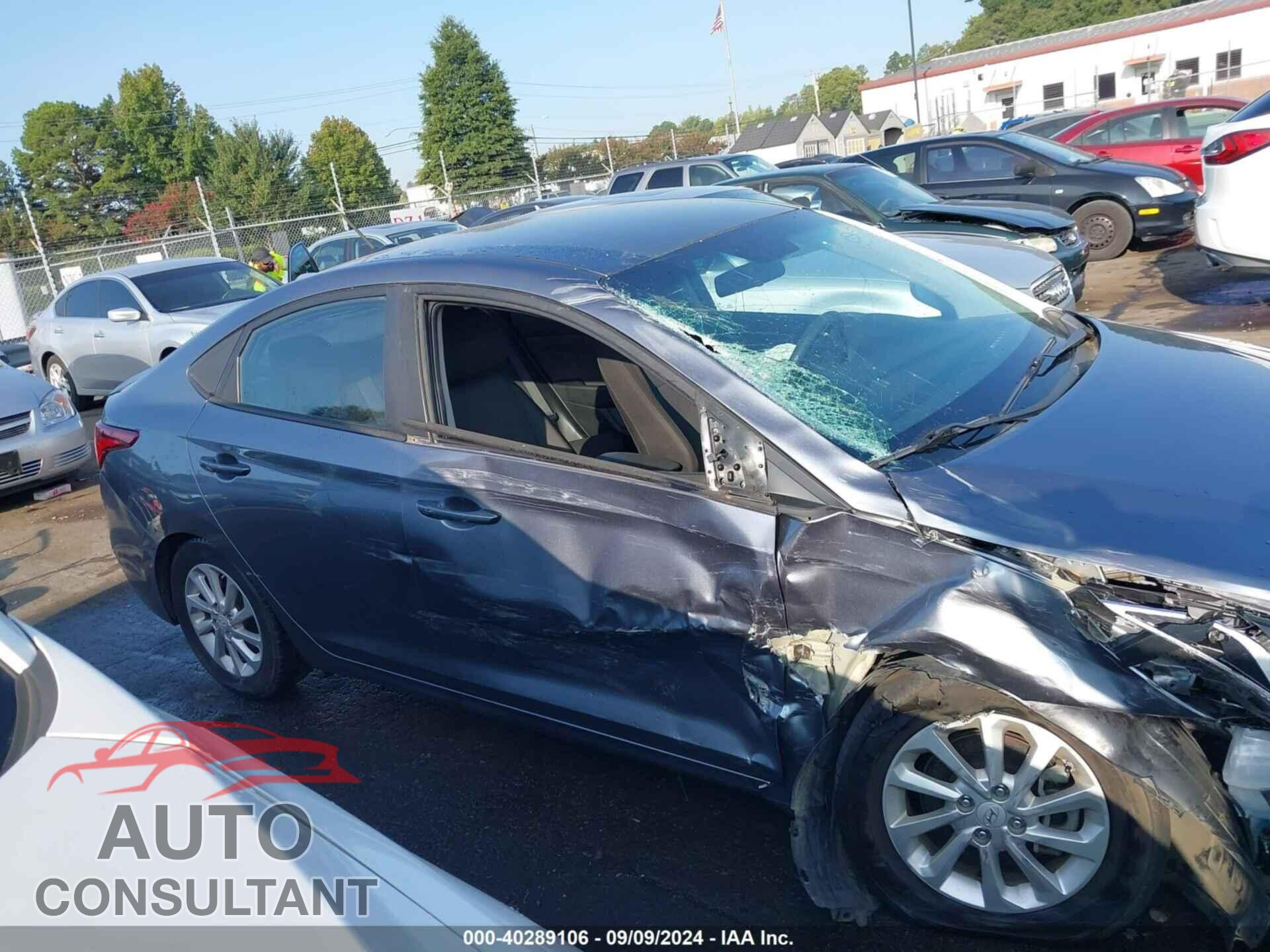 HYUNDAI ACCENT 2018 - 3KPC24A3XJE028095