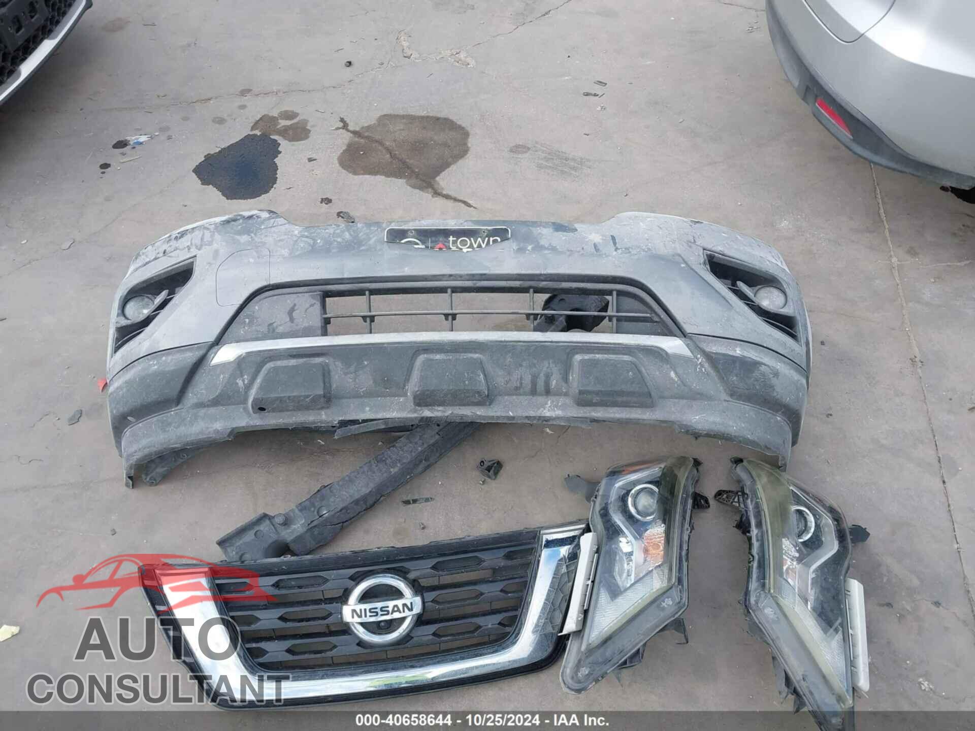 NISSAN PATHFINDER 2017 - 5N1DR2MN2HC668364