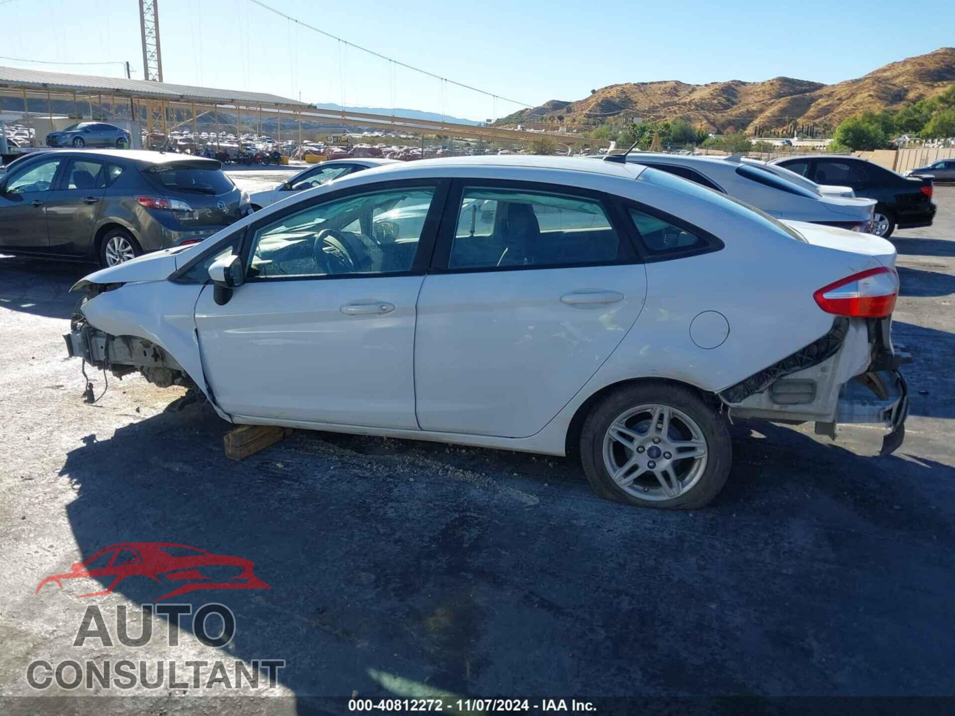 FORD FIESTA 2018 - 3FADP4BJ7JM101888