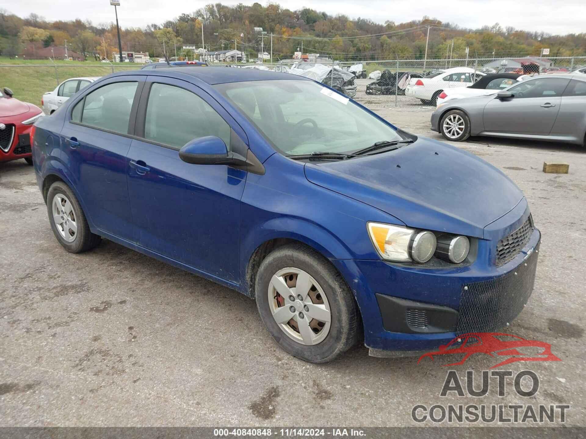 CHEVROLET SONIC 2013 - 1G1JA5SH4D4255176