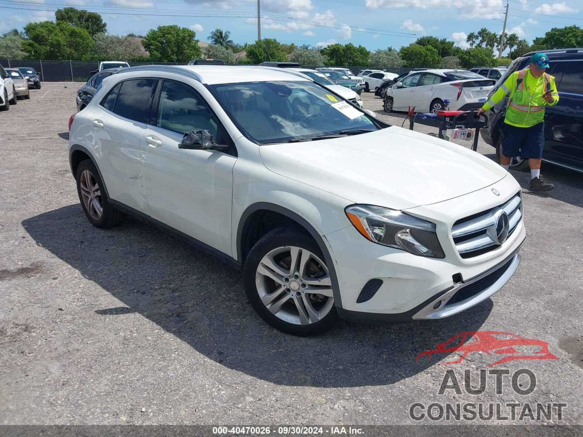 MERCEDES-BENZ GLA 250 2015 - WDCTG4EB0FJ157180