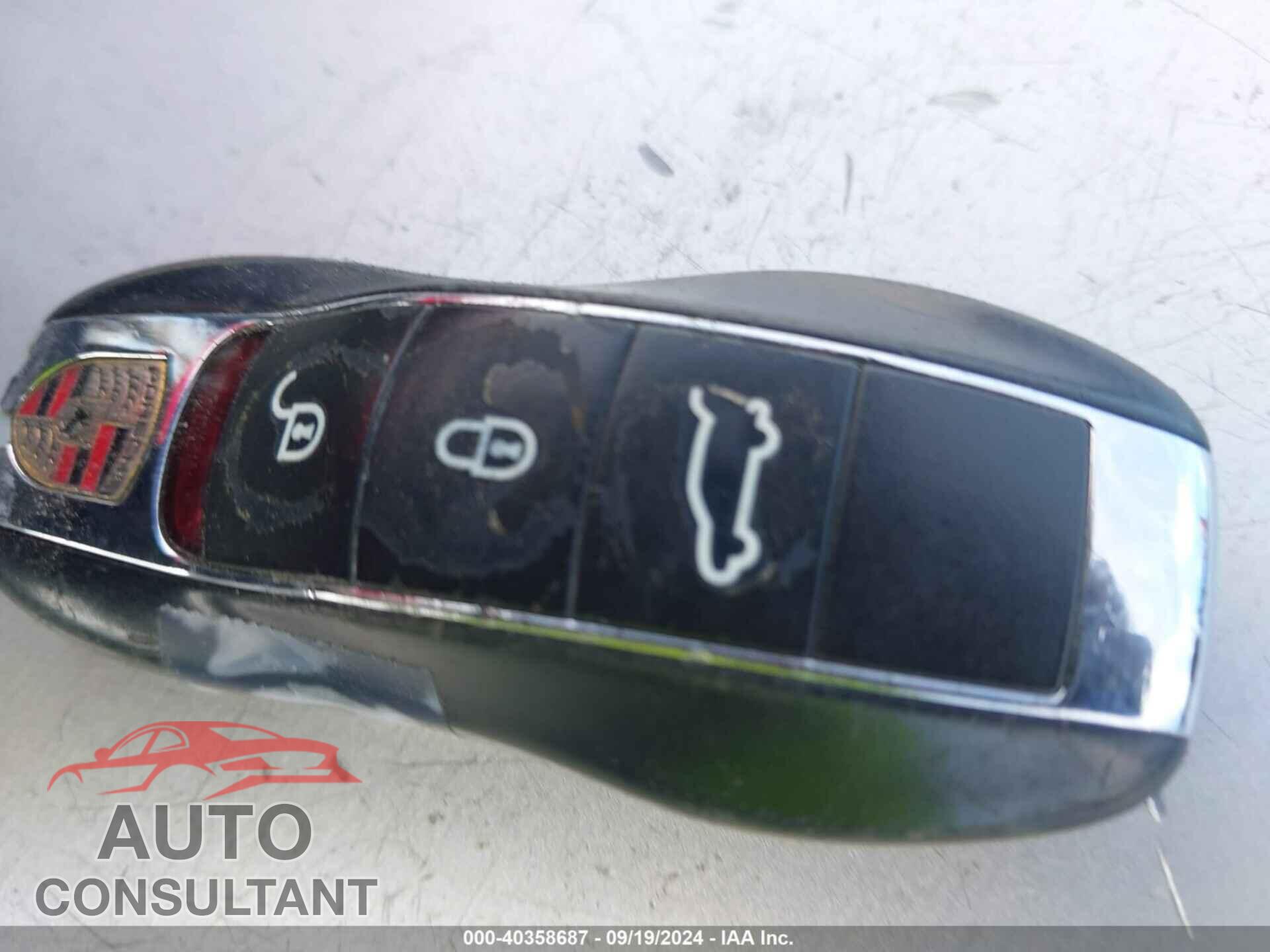 PORSCHE CAYENNE 2016 - WP1AA2A26GLA00766