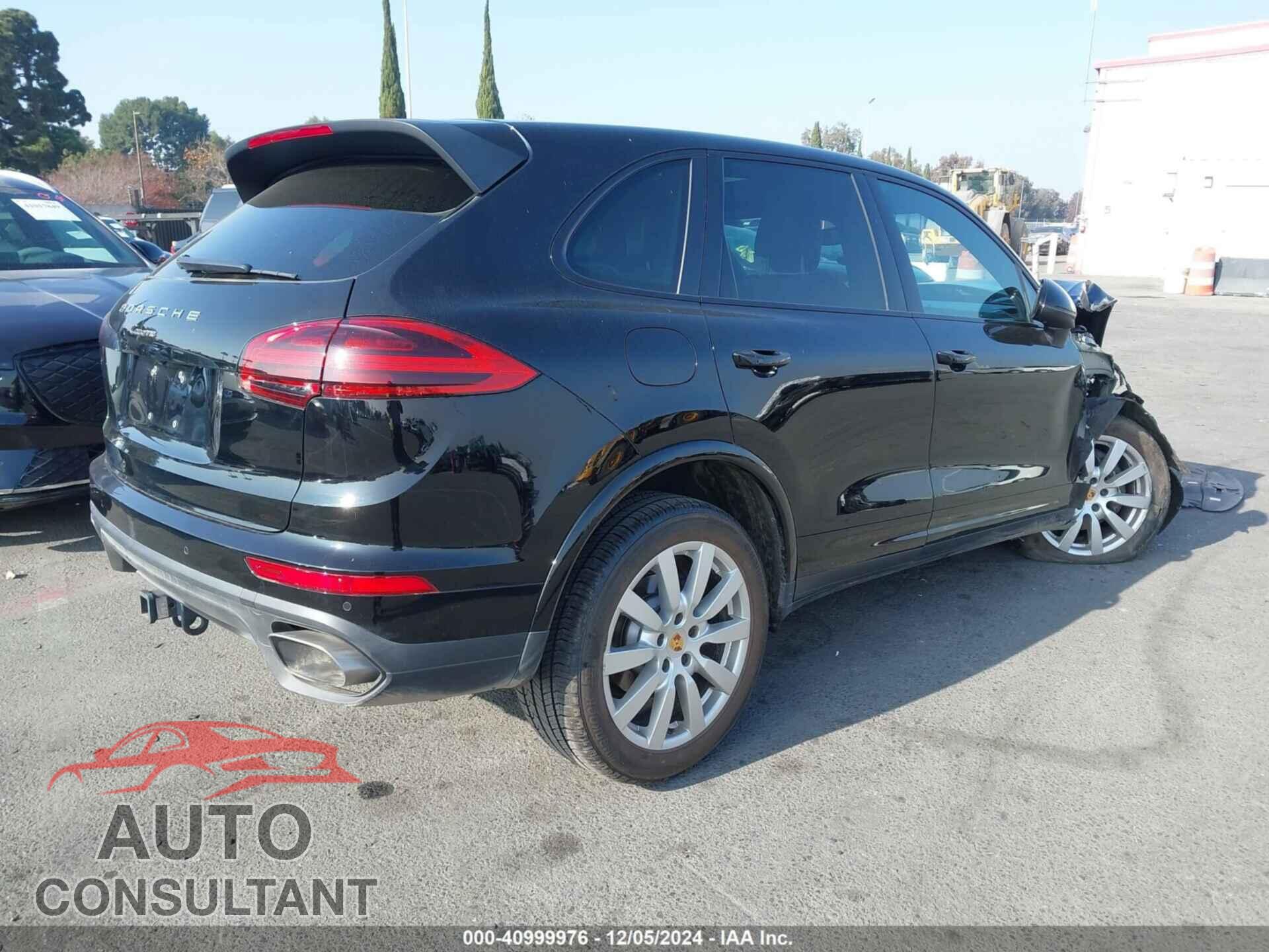 PORSCHE CAYENNE 2017 - WP1AA2A29HKA86226