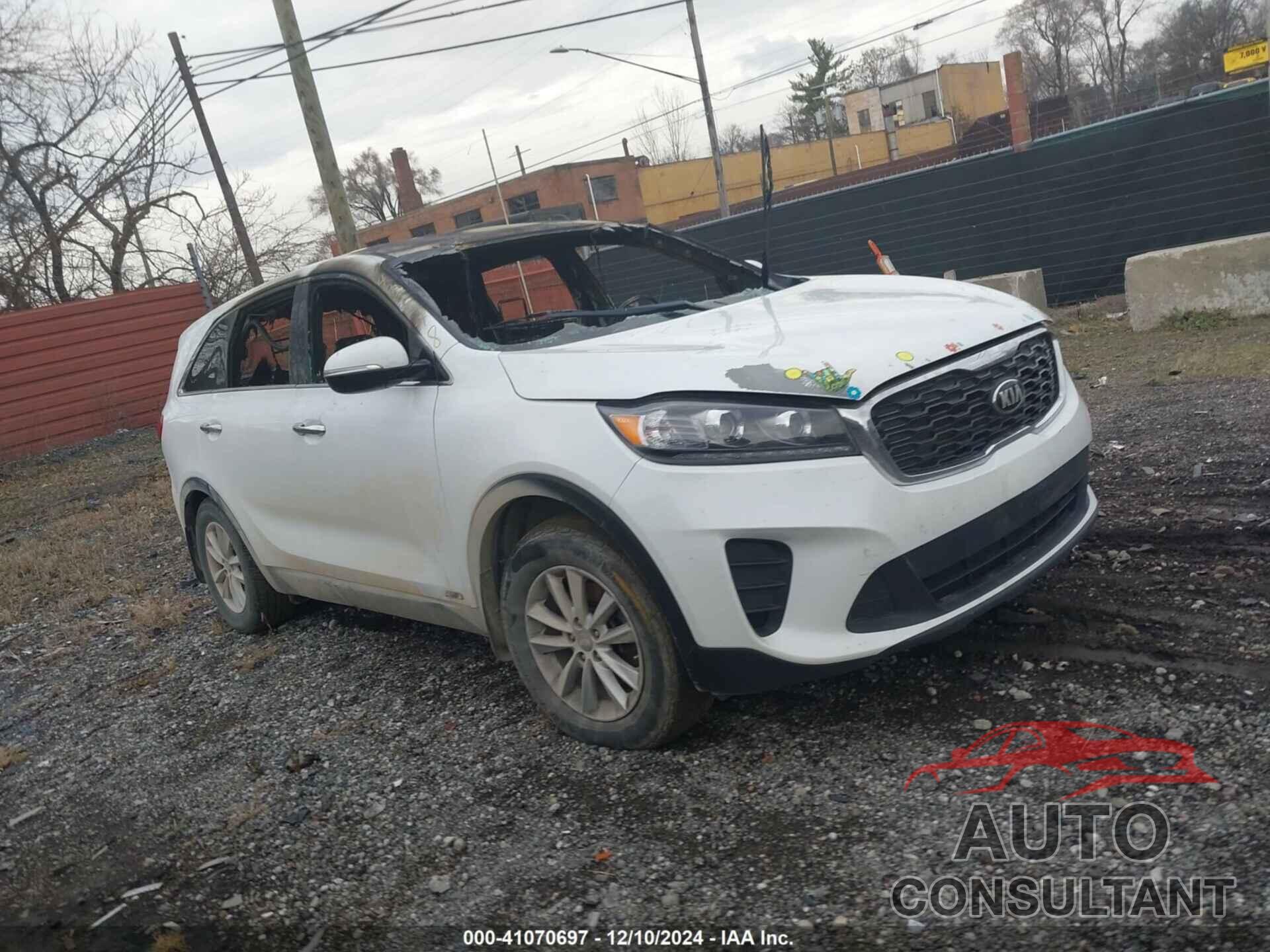 KIA SORENTO 2019 - 5XYPGDA51KG497648