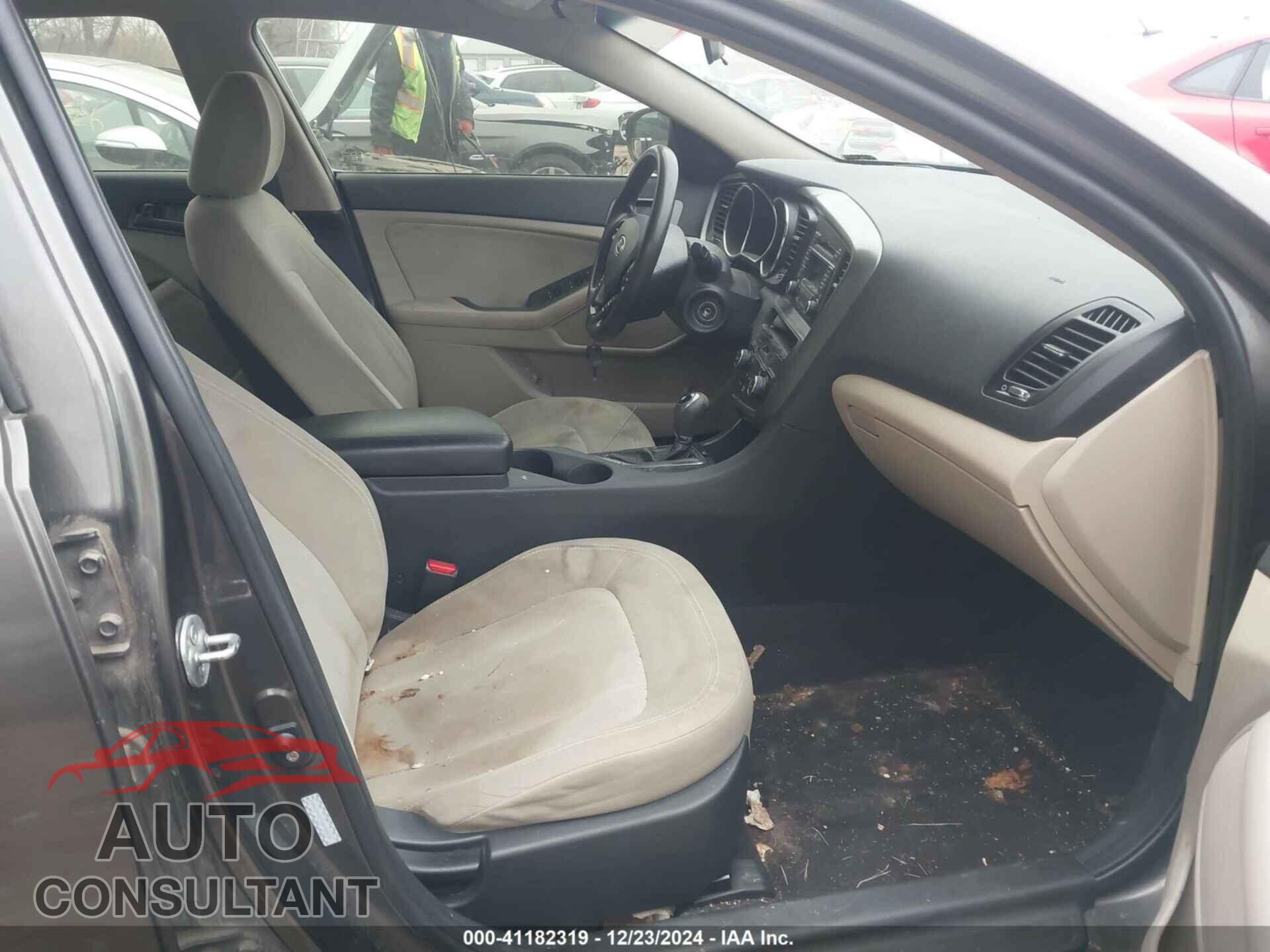 KIA OPTIMA 2011 - KNAGM4A71B5148196