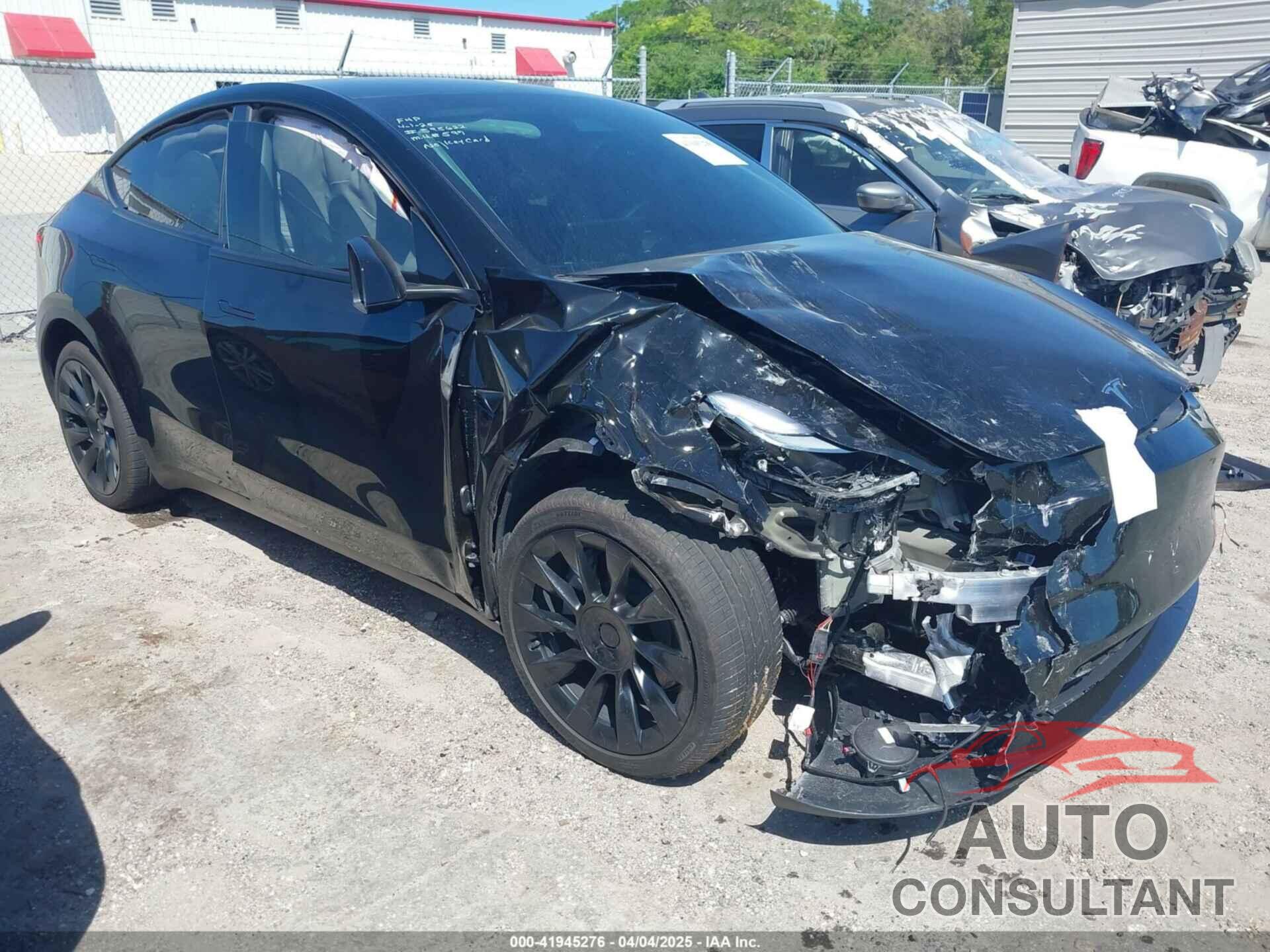 TESLA MODEL Y 2025 - 7SAYGDED7SA372294