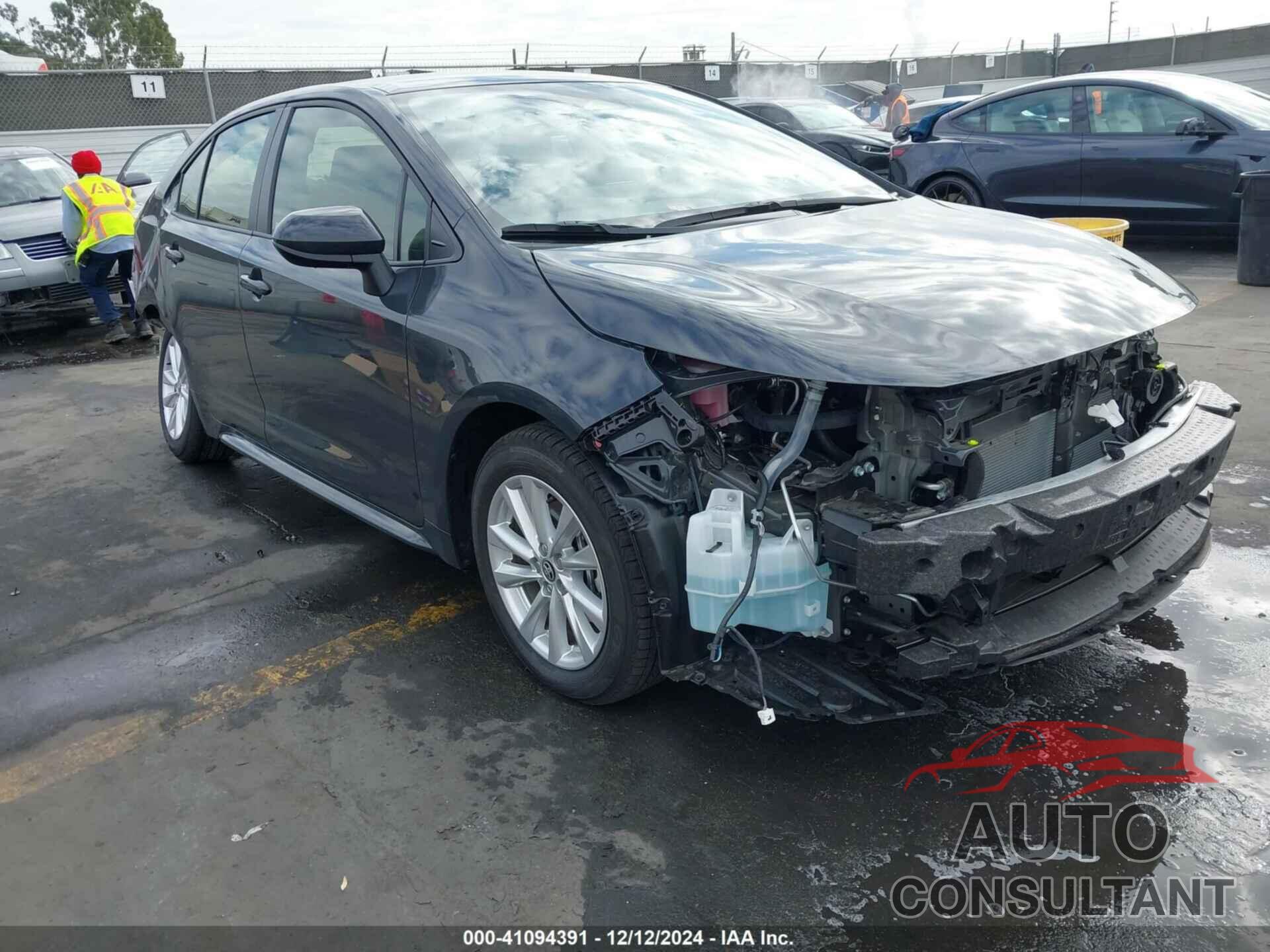 TOYOTA COROLLA 2024 - JTDBCMFE3R3055418