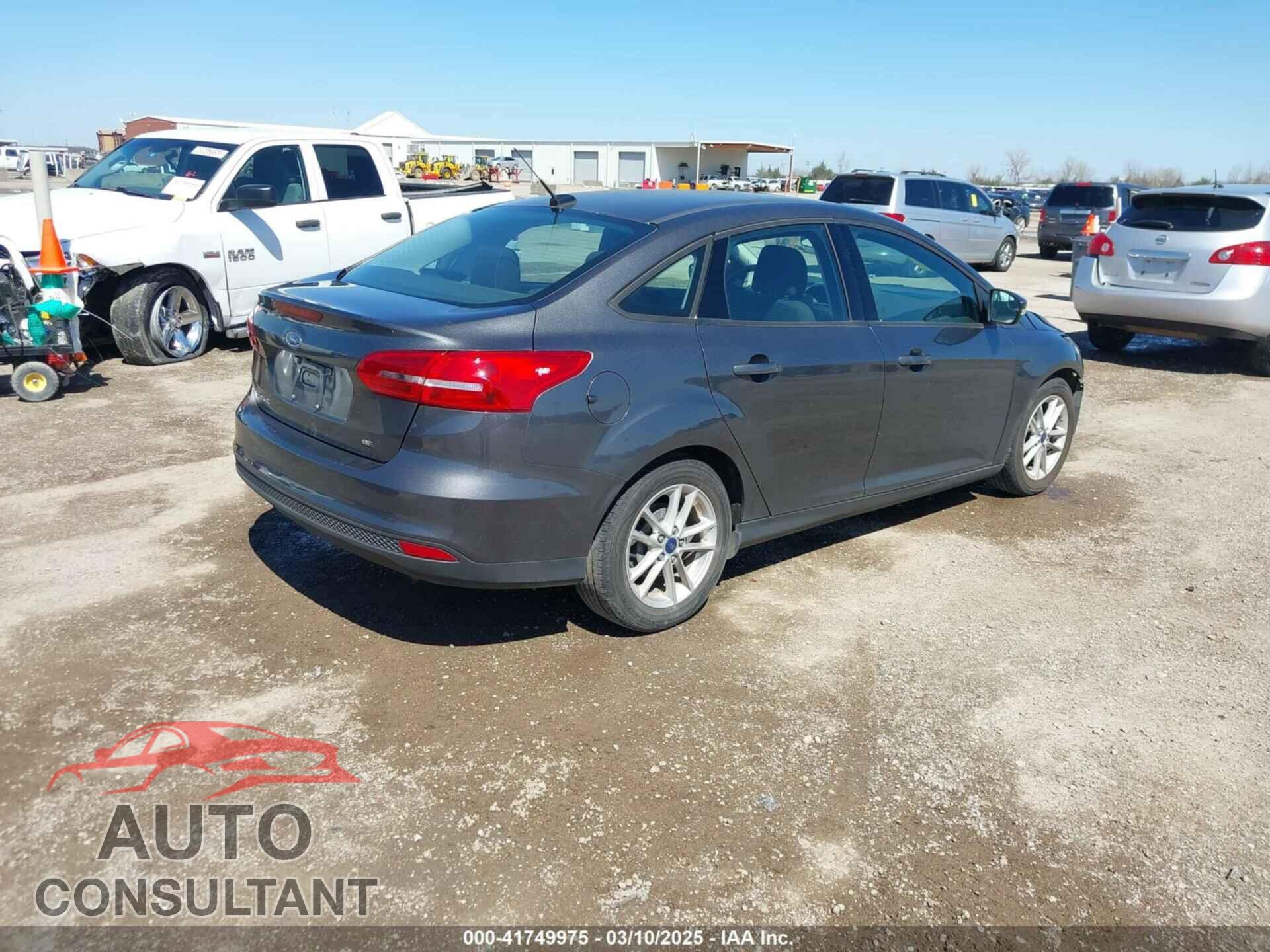 FORD FOCUS 2017 - 1FADP3F23HL202077