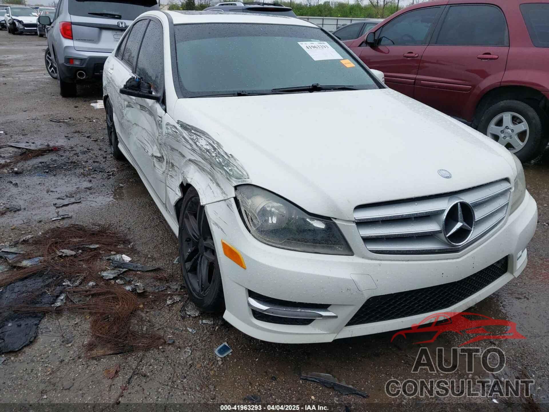 MERCEDES-BENZ C 300 2012 - WDDGF8BBXCR197758