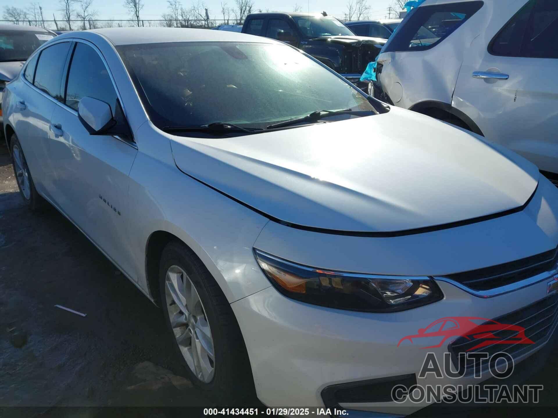 CHEVROLET MALIBU 2018 - 1G1ZD5ST3JF247035