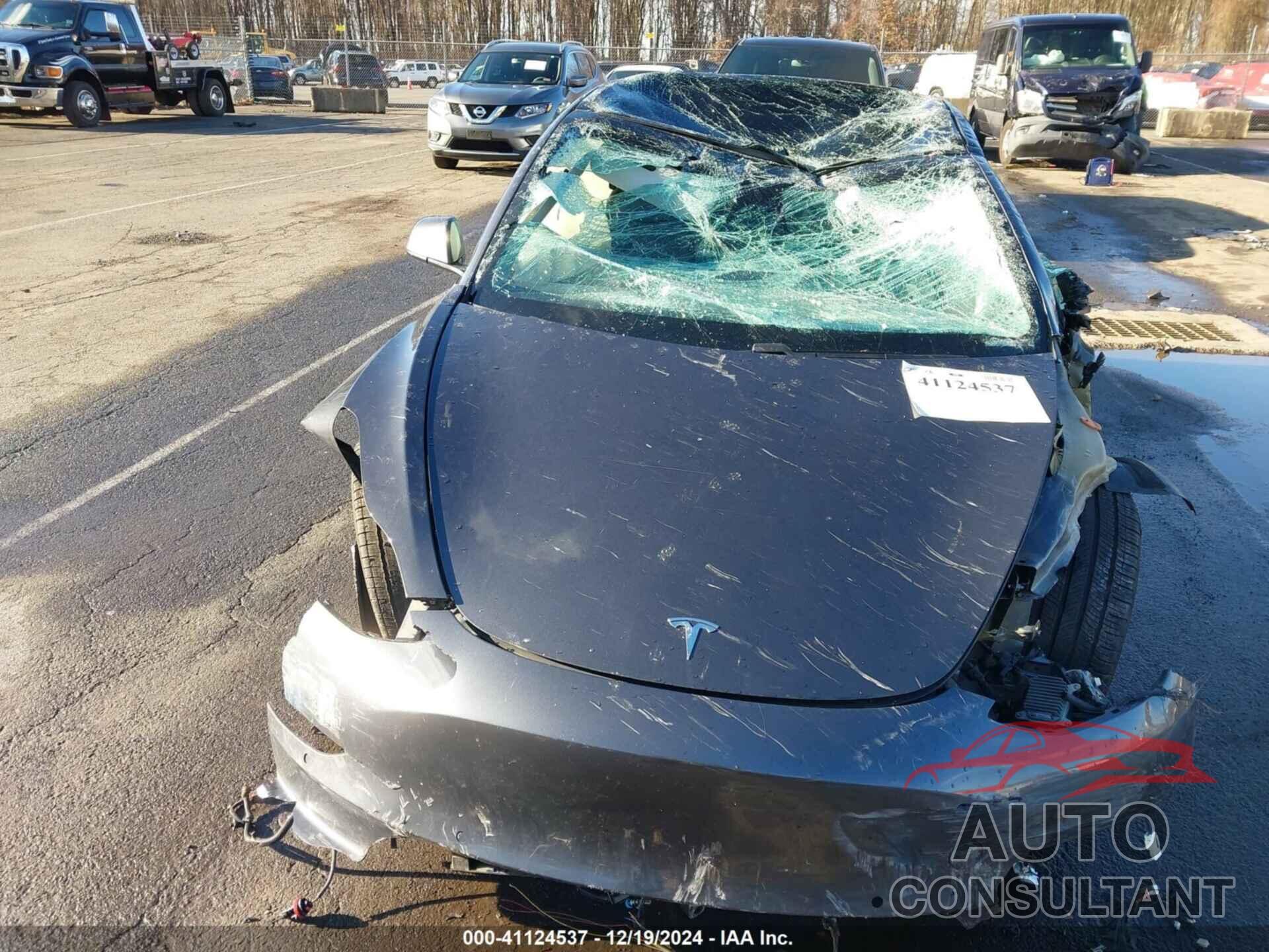 TESLA MODEL 3 2021 - 5YJ3E1EA5MF977051