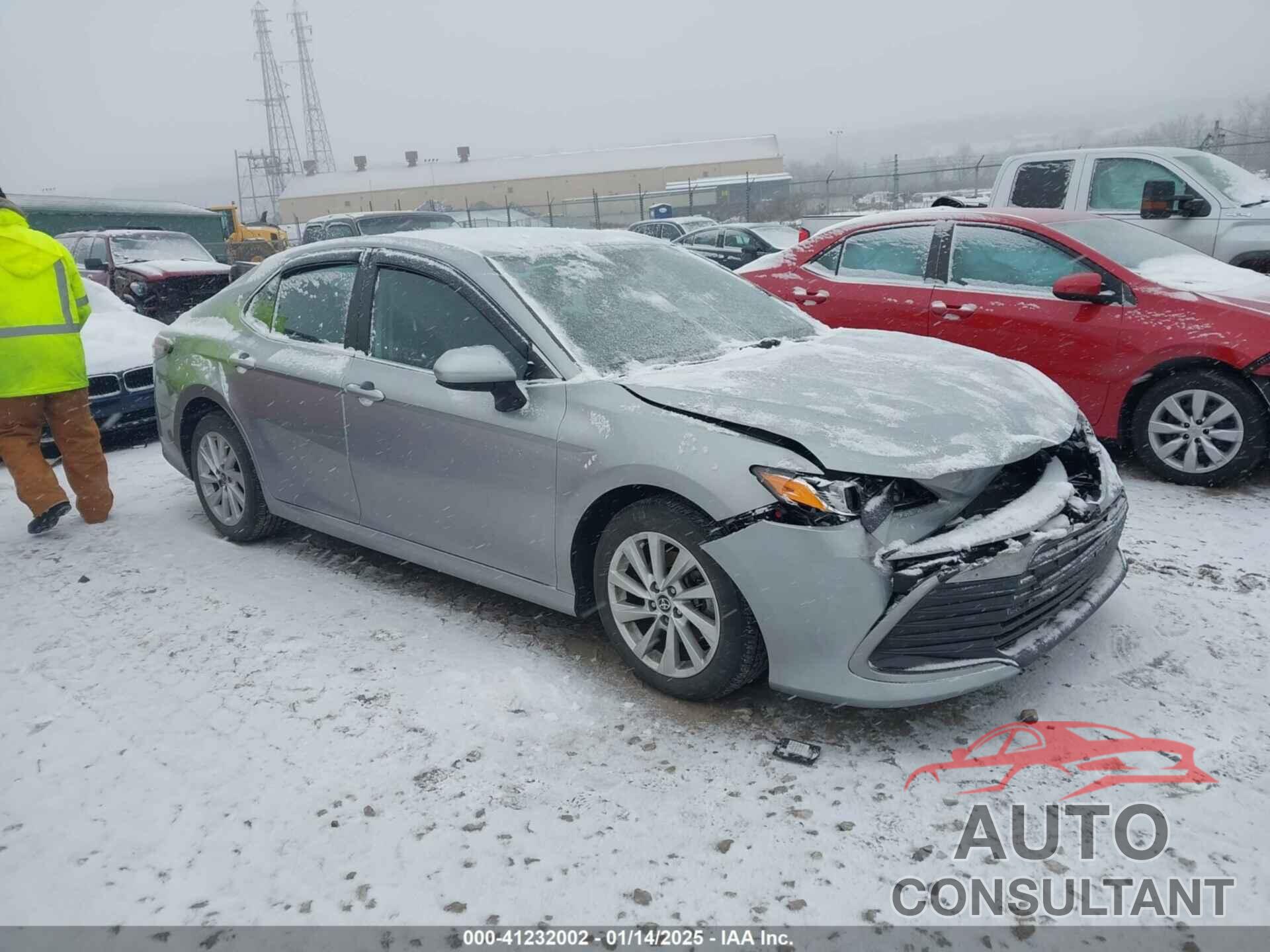 TOYOTA CAMRY 2022 - 4T1C11AK6NU653489
