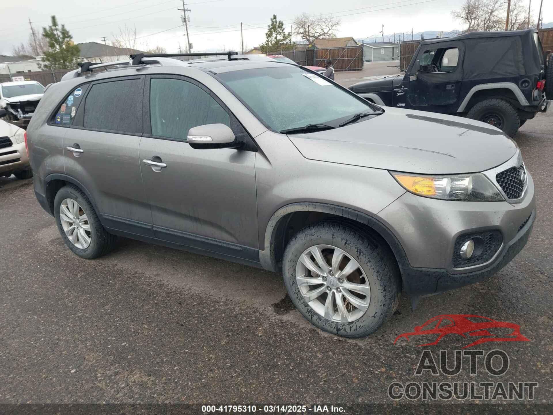 KIA SORENTO 2011 - 5XYKU4A27BG028783