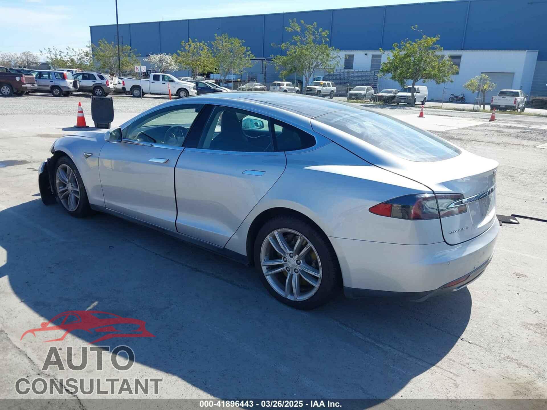 TESLA MODEL S 2014 - 5YJSA1H17EFP43546