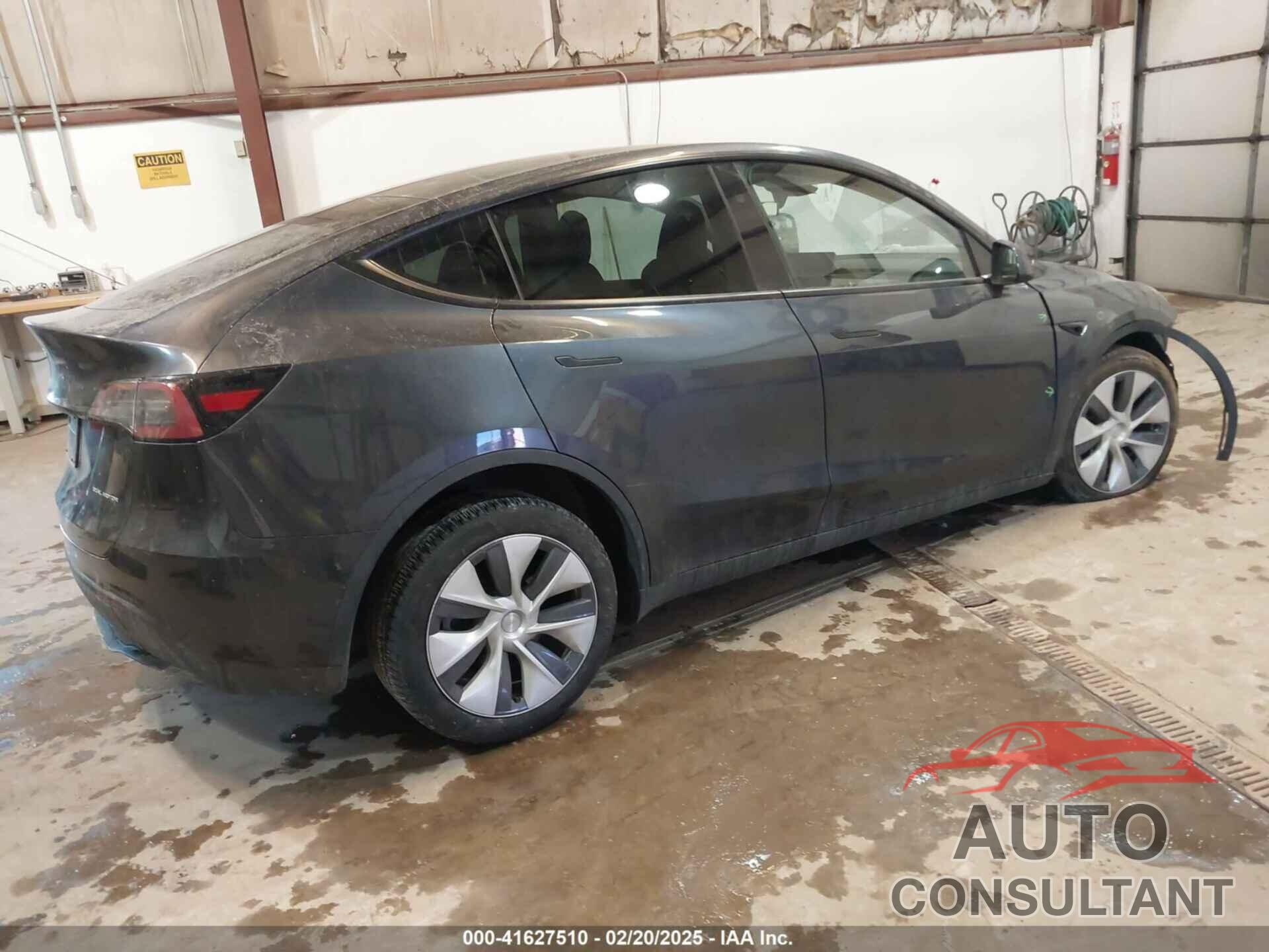 TESLA MODEL Y 2024 - 7SAYGDEE0RA282634