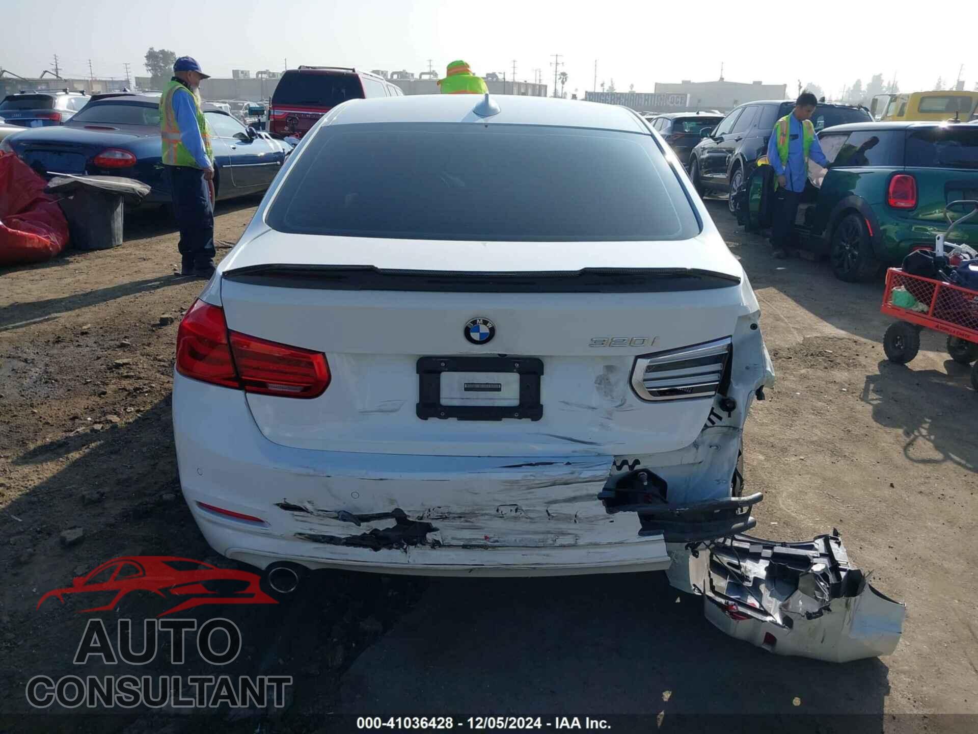 BMW 320I 2016 - WBA8E1G51GNU12482
