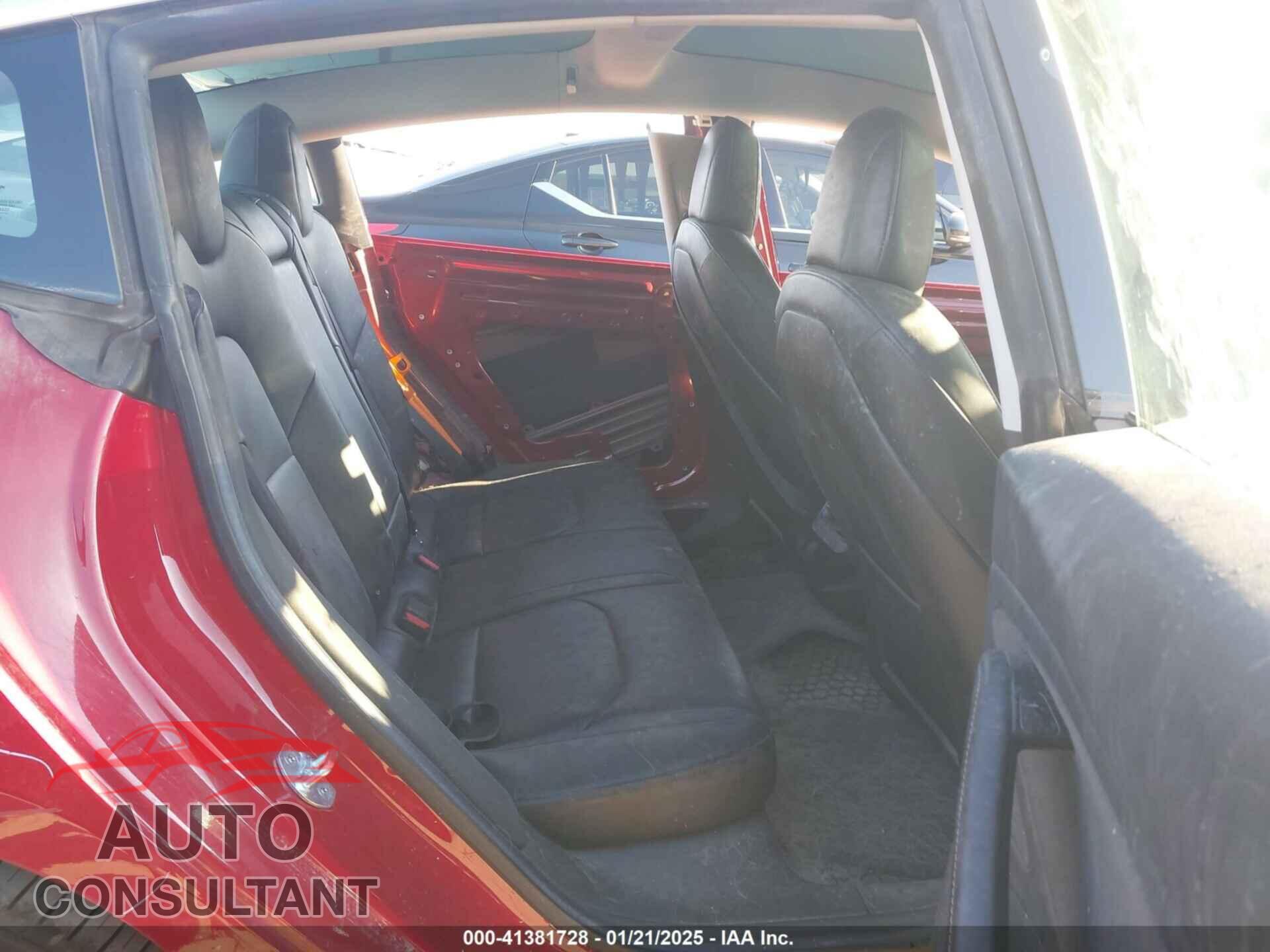 TESLA MODEL 3 2018 - 5YJ3E1EA0JF007104