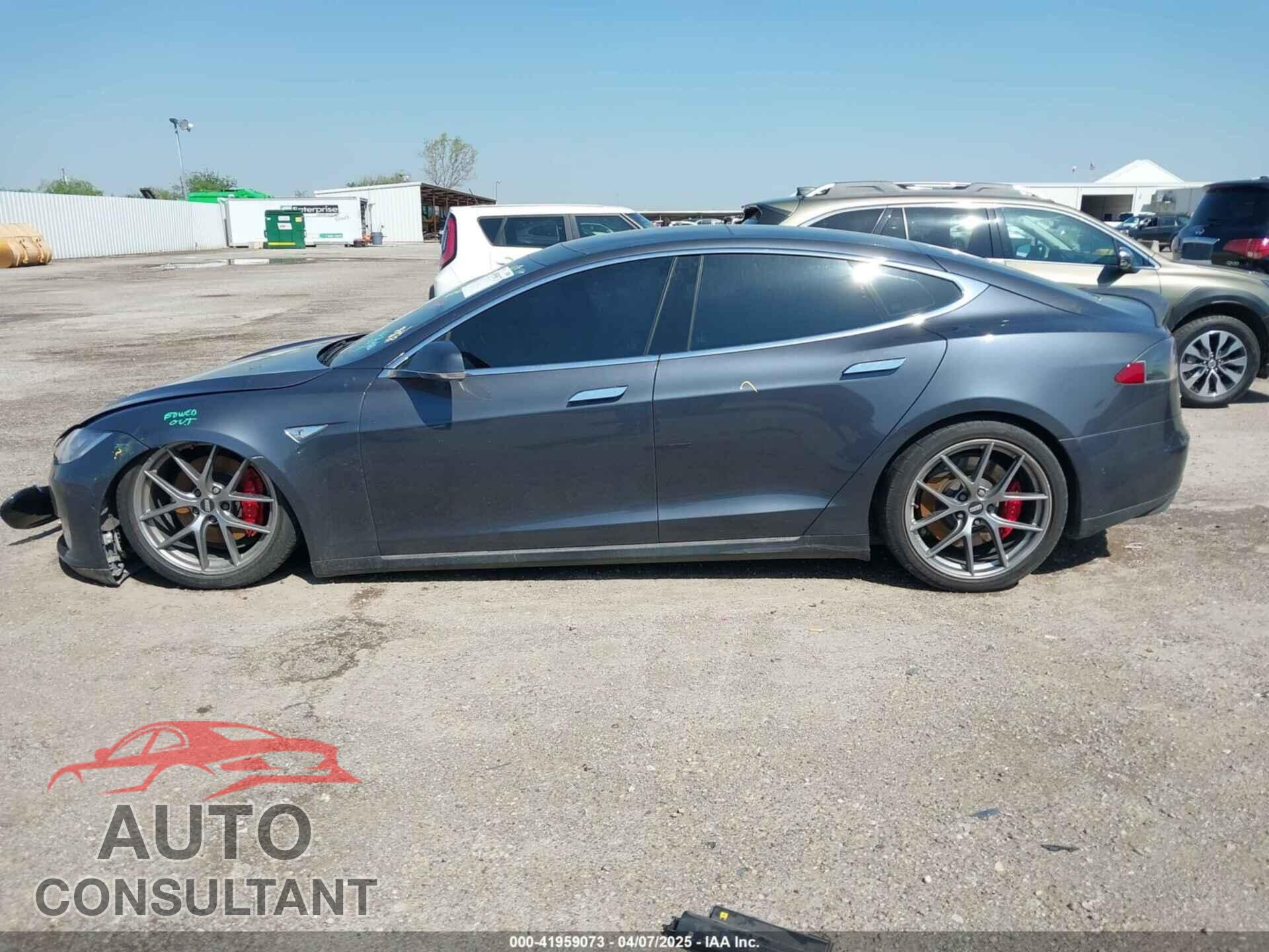 TESLA MODEL S 2015 - 5YJSA1E42FF108878