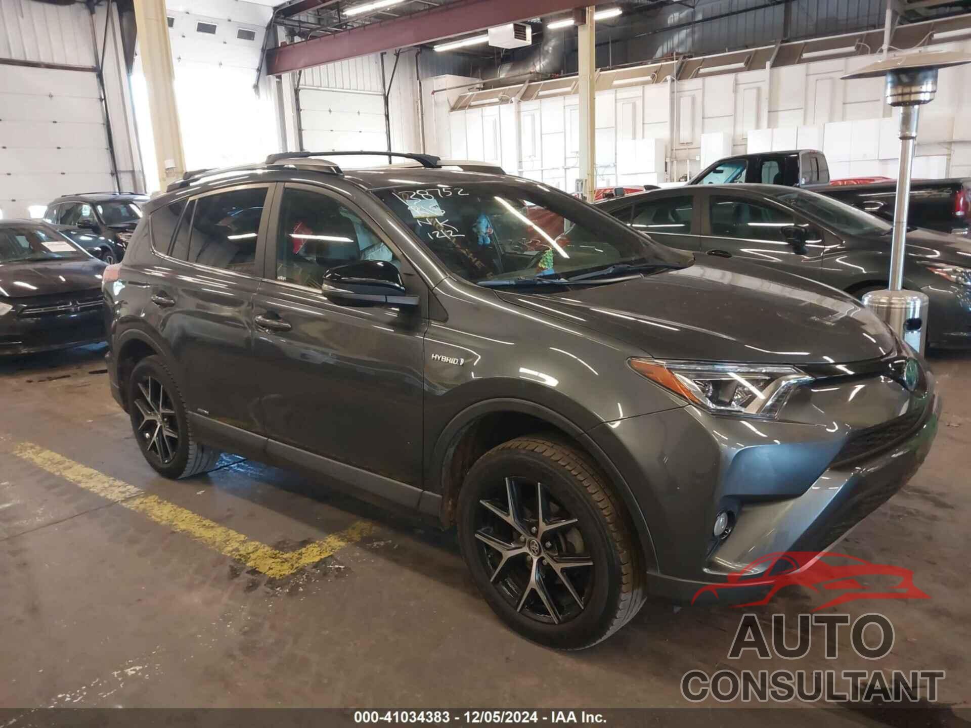 TOYOTA RAV4 HYBRID 2018 - JTMJJREV5JD170021